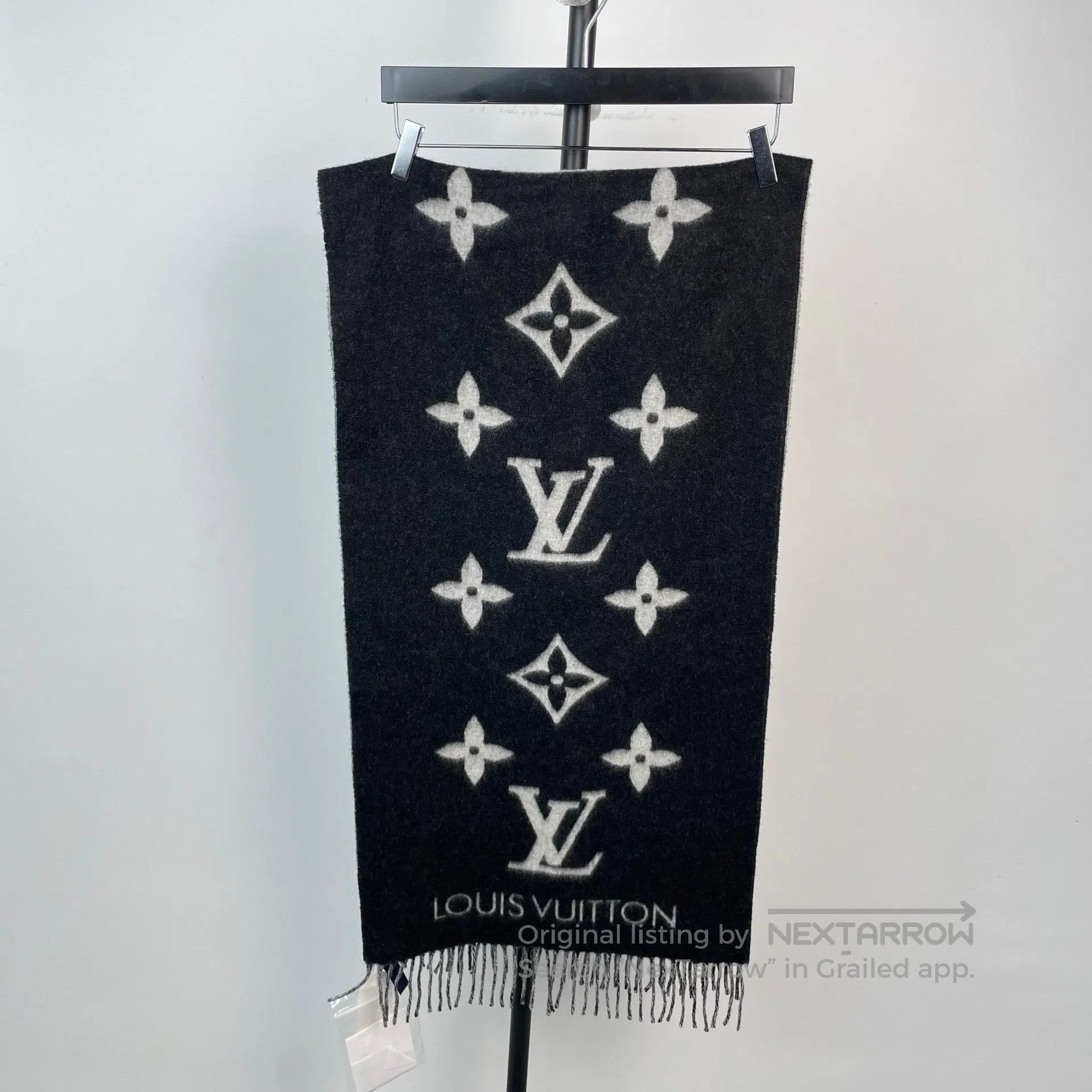 Louis Vuitton Louis Vuitton Black and gray printed cashmere double-sided Size ONE SIZE - 2 Thumbnail