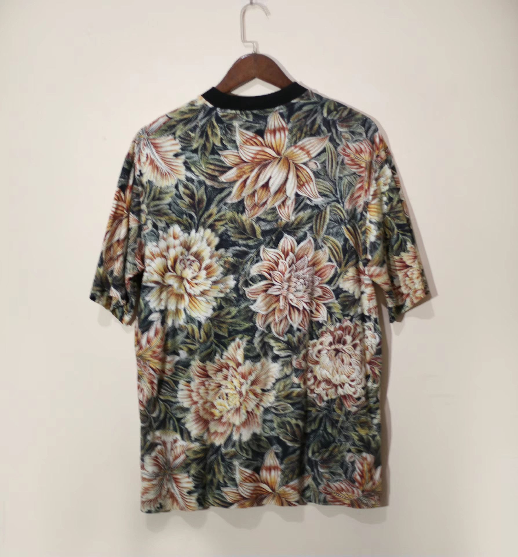 Y-3 Y-3 Short Sleeve Tee with Illustrated Floral Print K10 Size US M / EU 48-50 / 2 - 2 Thumbnail