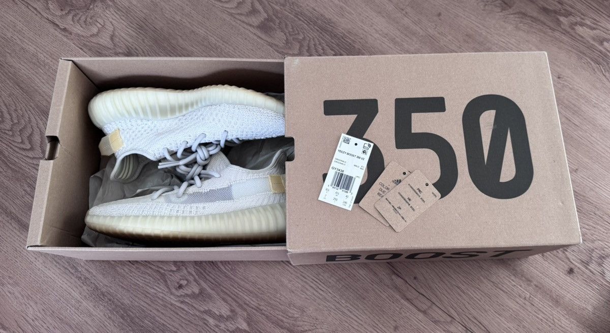 Adidas Adidas Yeezy Boost 350 V2 Light Size US 7 / EU 40 - 14 Thumbnail