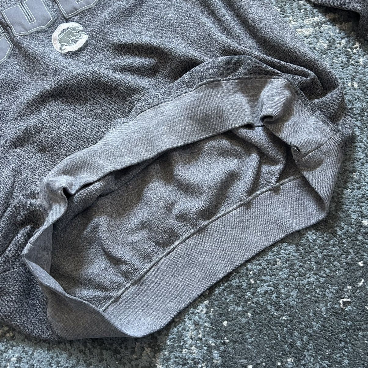 Lee Y2K LEE SPORT CHiCAGO CUBS GREYSCALE BOXY V-NECK SWEATSHiRT Size US L / EU 52-54 / 3 - 9 Thumbnail