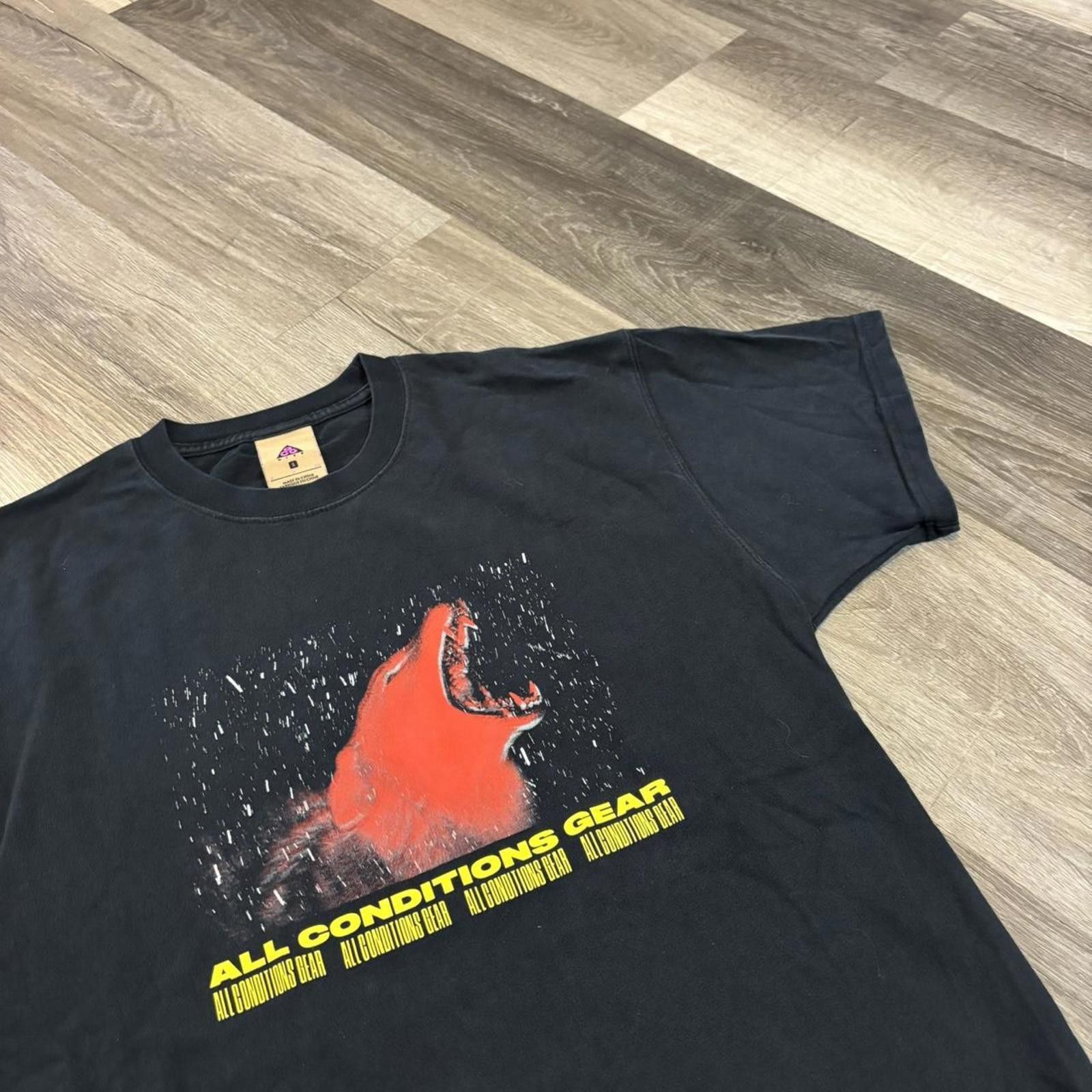 Nike ACG vintage Nike acg wolf t shirt 00s S Size US S / EU 44-46 / 1 - 1 Thumbnail