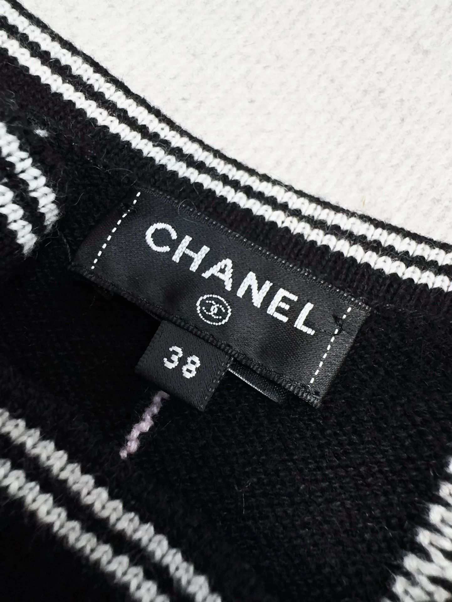 Chanel Chanel 23P Black Vertical Stripe Knit Camisole 38 Size S / US 4 / IT 40 - 5 Thumbnail