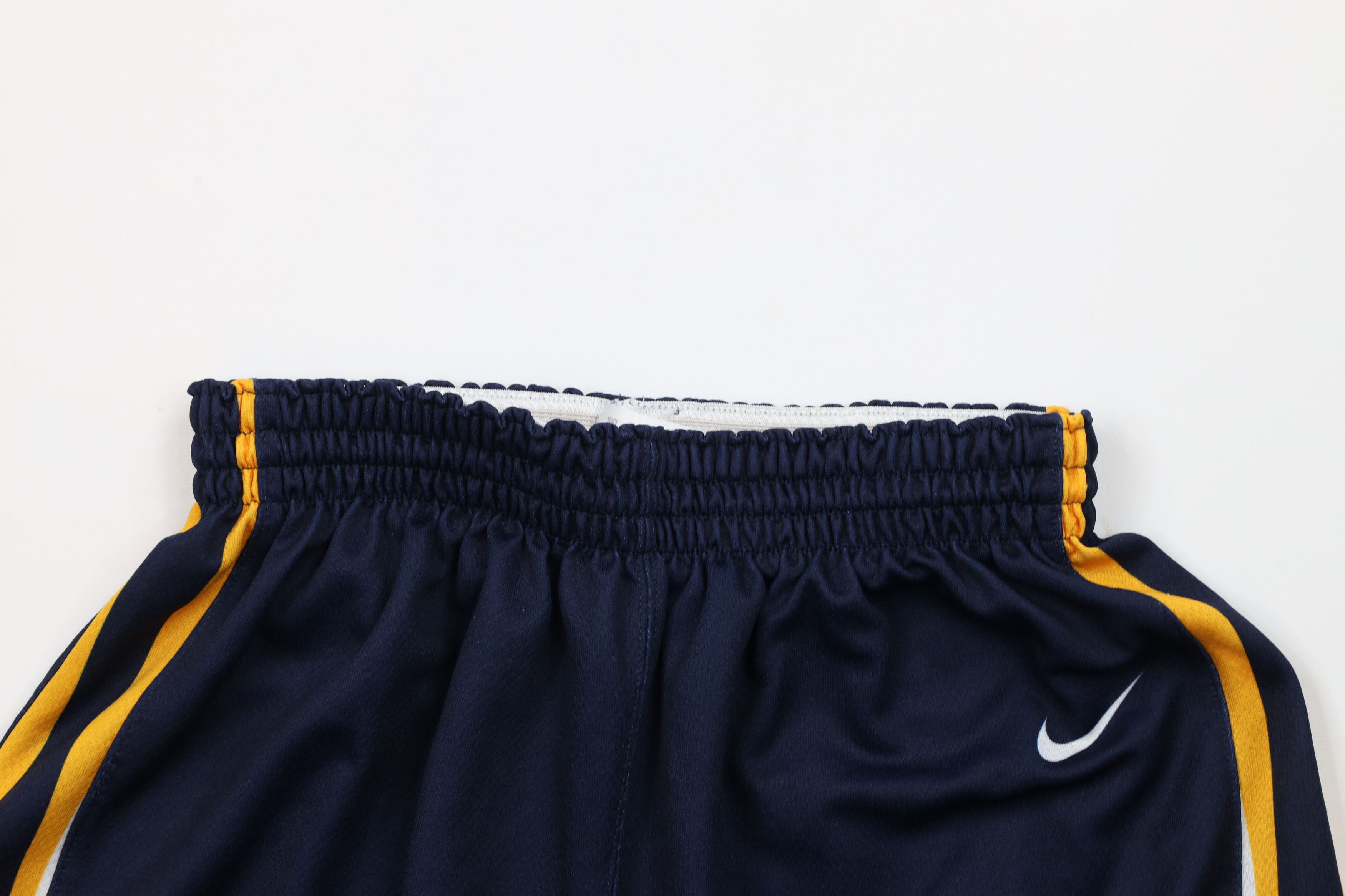 Nike × Vintage Nike Issued University of Toledo Basketball Shorts Blue Size US 30 / EU 46 - 2 Thumbnail