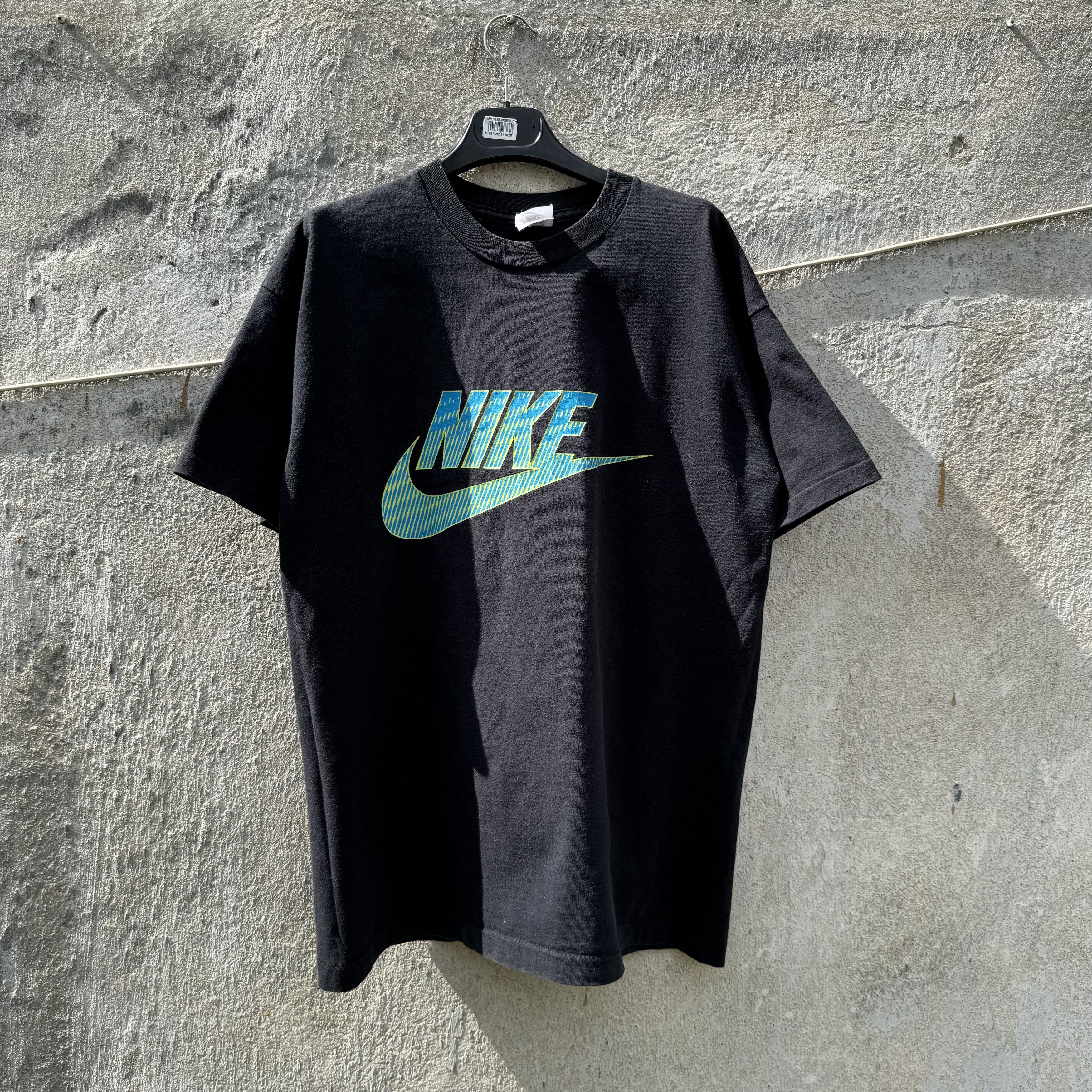 Nike 90s Nike Silver tag era black single stitch logo washed tee Size US M / EU 48-50 / 2 - 1 Thumbnail