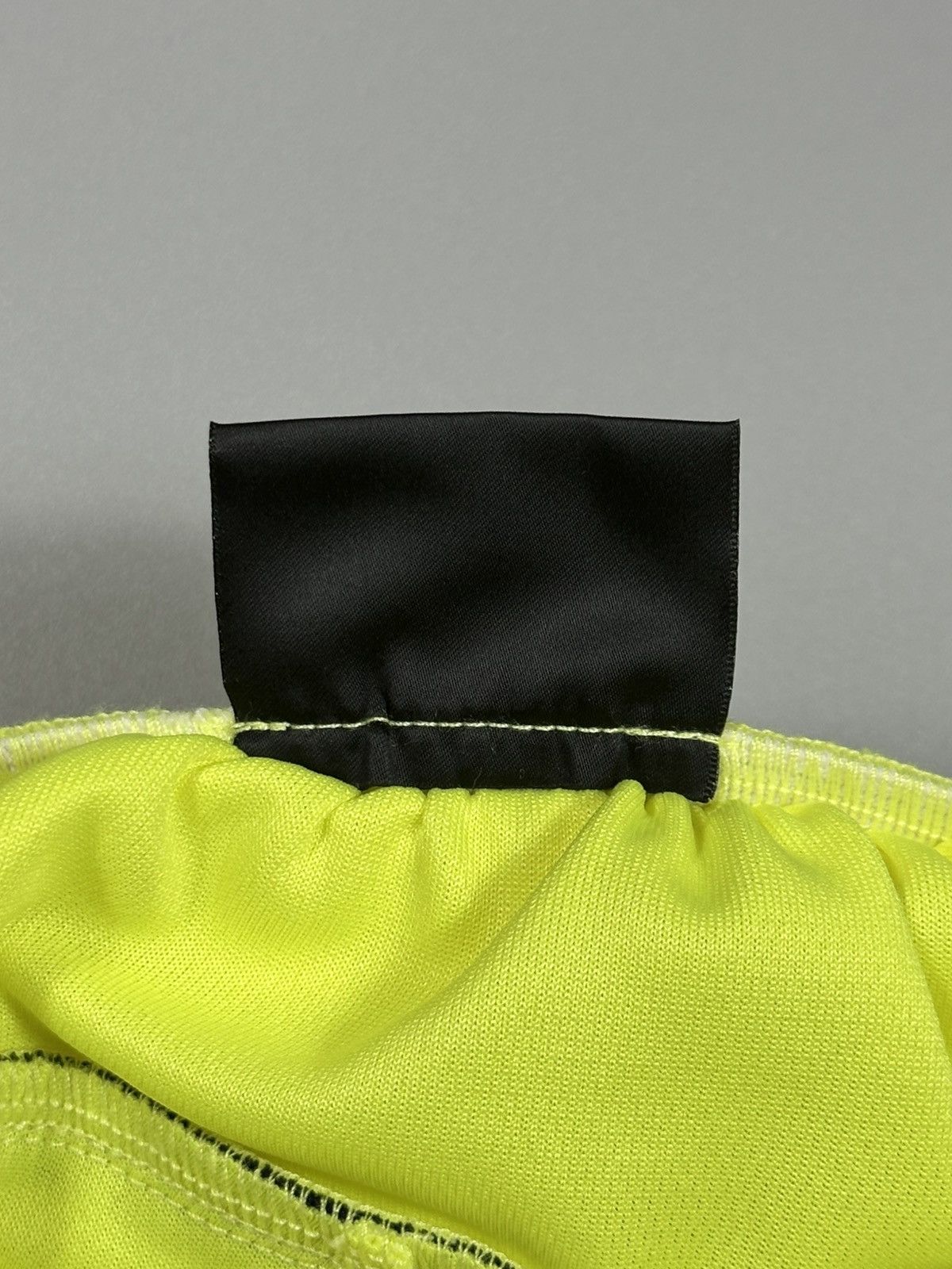 Balenciaga Balenciaga Baggy Oversized Logo Soccer Shorts Neon Yellow Size US 32 / EU 48 - 14 Thumbnail