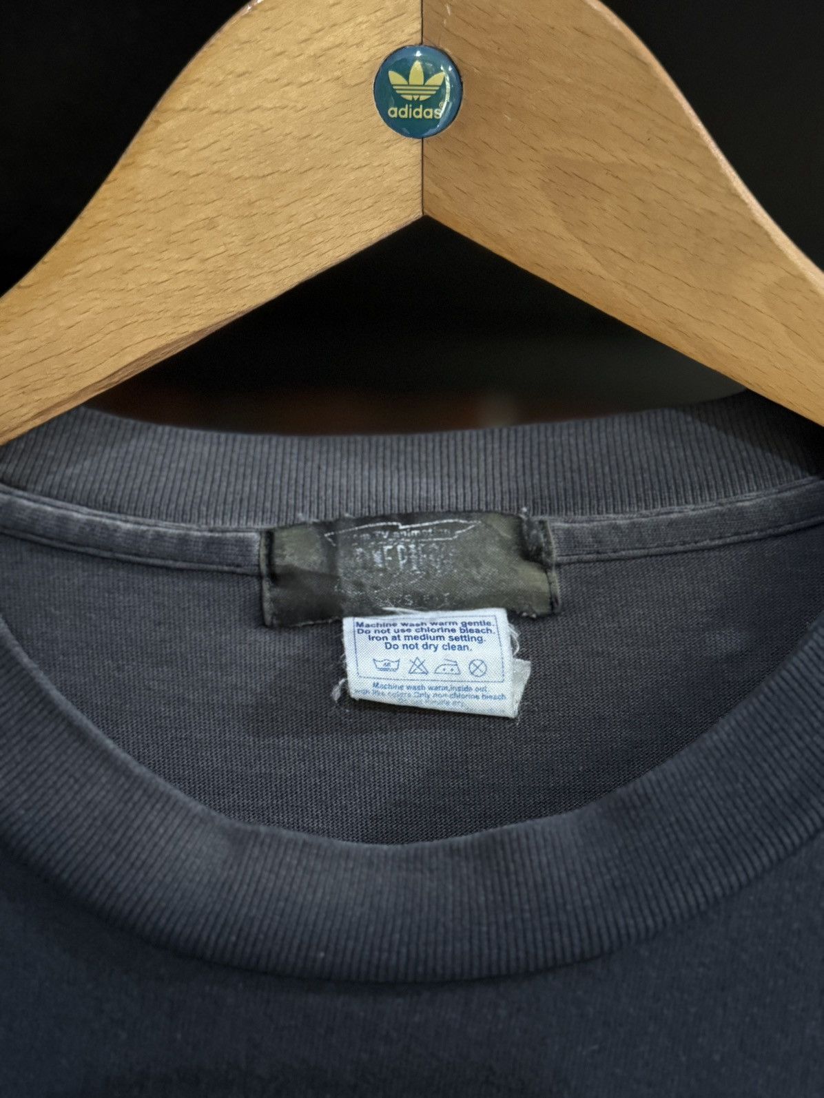 Anime × Vintage Thrashed Vintage One Piece The Symbol Of Death Logo Tee Size US L / EU 52-54 / 3 - 8 Thumbnail