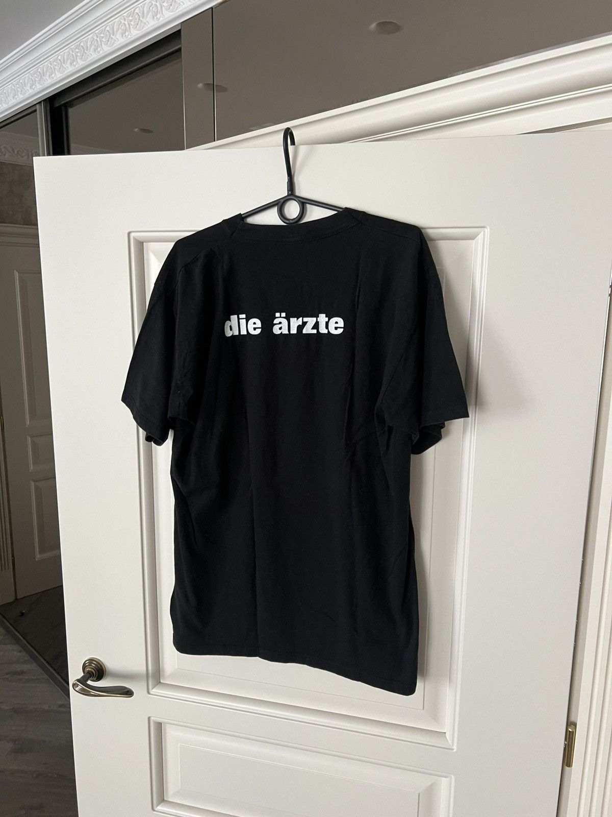 Band Tees Vintage Die Arzte Band Tee Rock T-Shirt Size L Size US L / EU 52-54 / 3 - 12 Thumbnail