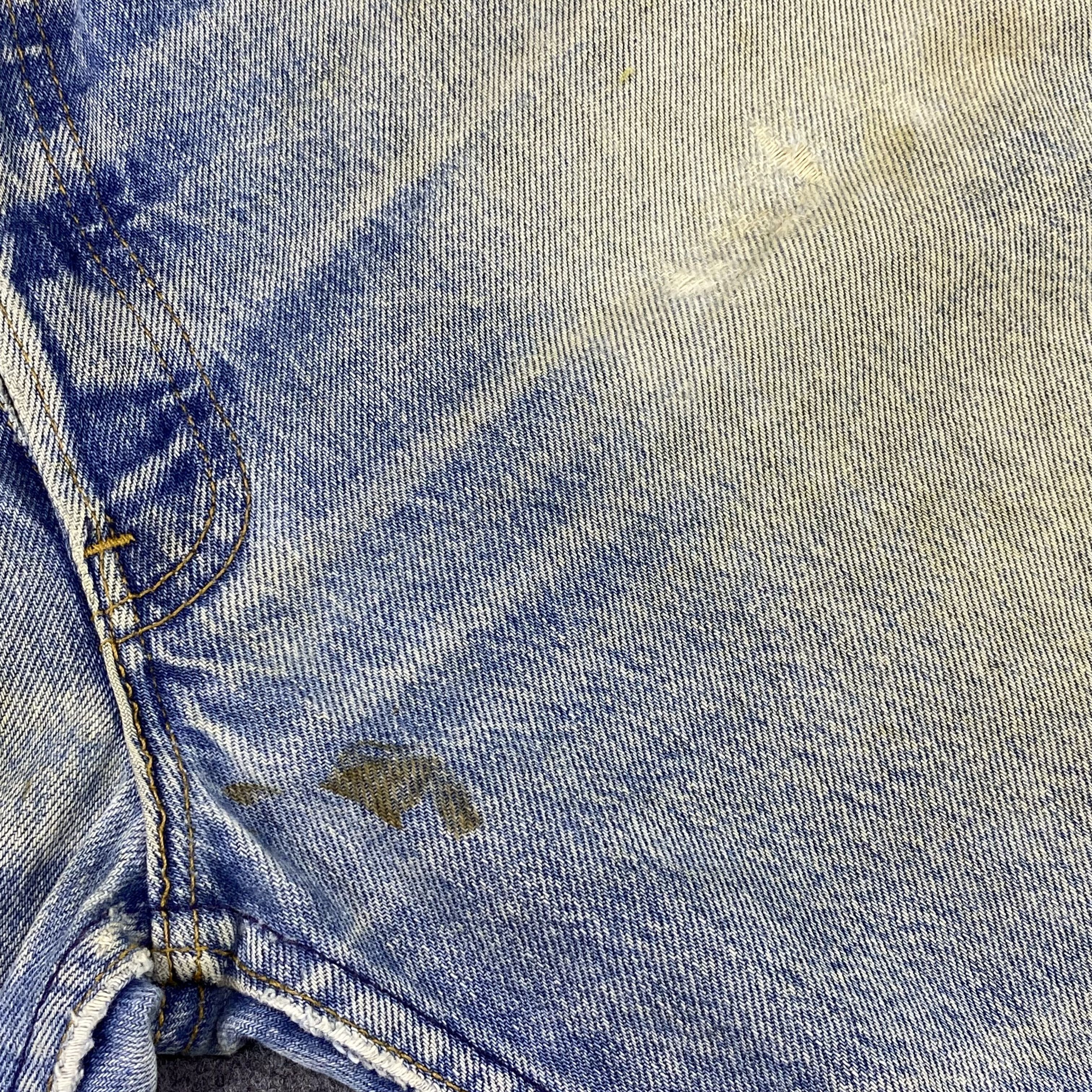 Vintage Levi's 501 Blue Wash Distressed Jeans-J1159