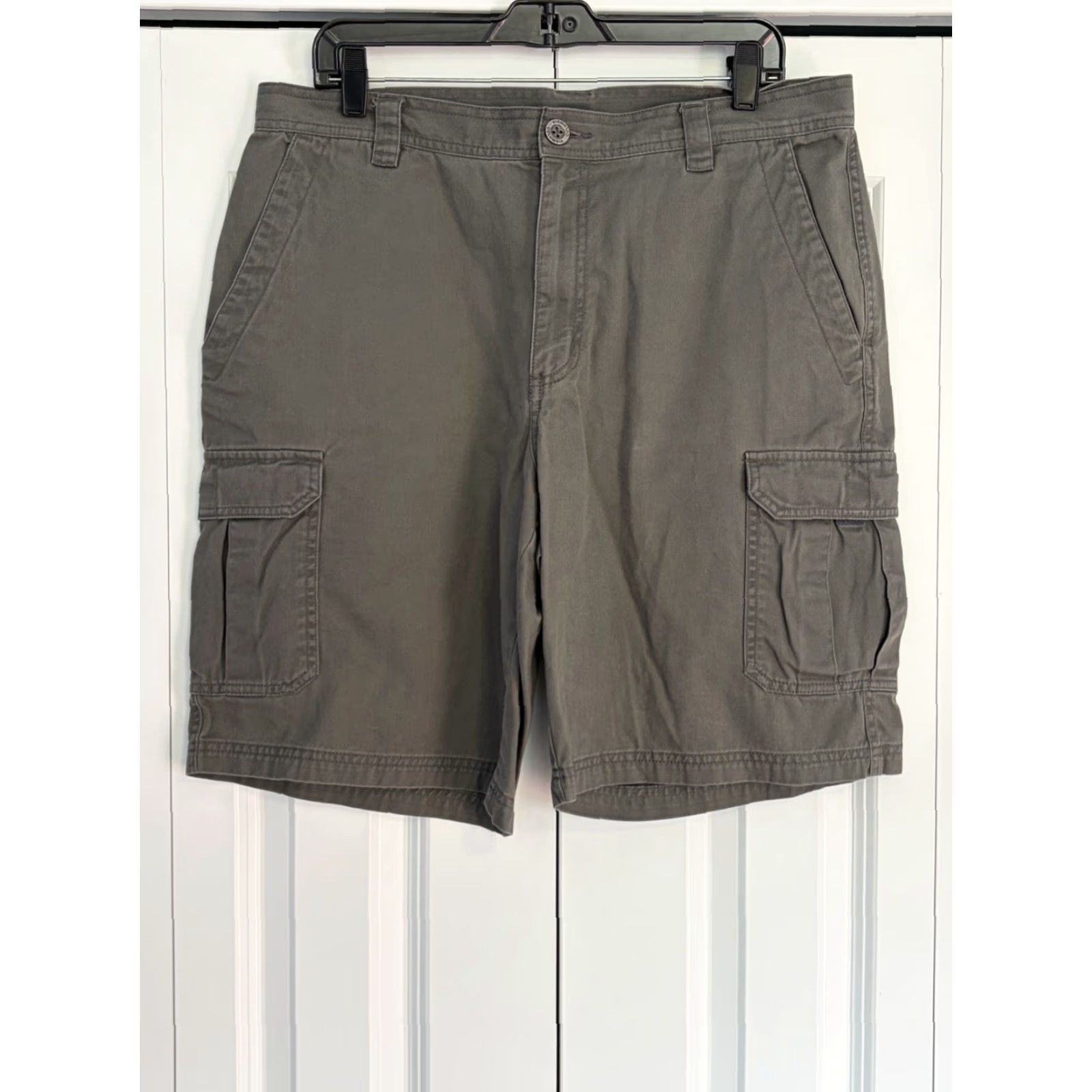 Olive Columbia Cargo Shorts Mens Olive Green 34 Waist 10" Inseam Zip Closure Casual Outdoor Pocket Cargo Pockets Cotton Size US 34 / EU 50 - 2 Thumbnail