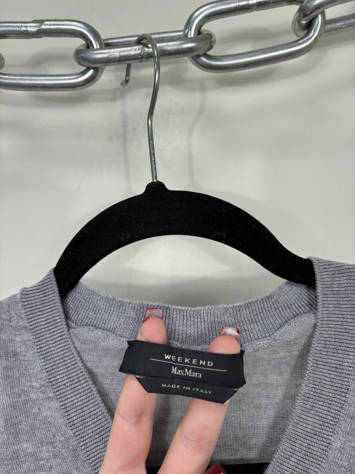 Weekend Max Mara Max Mara Plain Gray Classic Women’s Luxury V-Neck Sweater Size S / US 4 / IT 40 - 5 Thumbnail