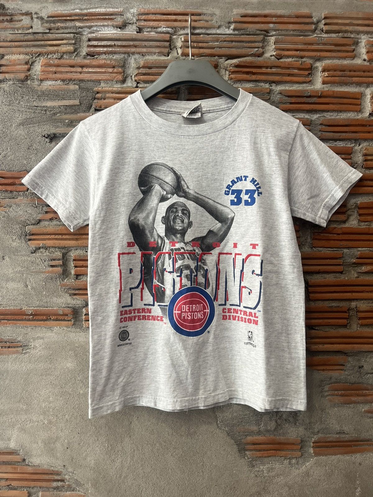 NBA Vintage Grant Hill Detroit Pistons player ( Kid size )90’s Size US XS / EU 42 / 0 - 2 Thumbnail