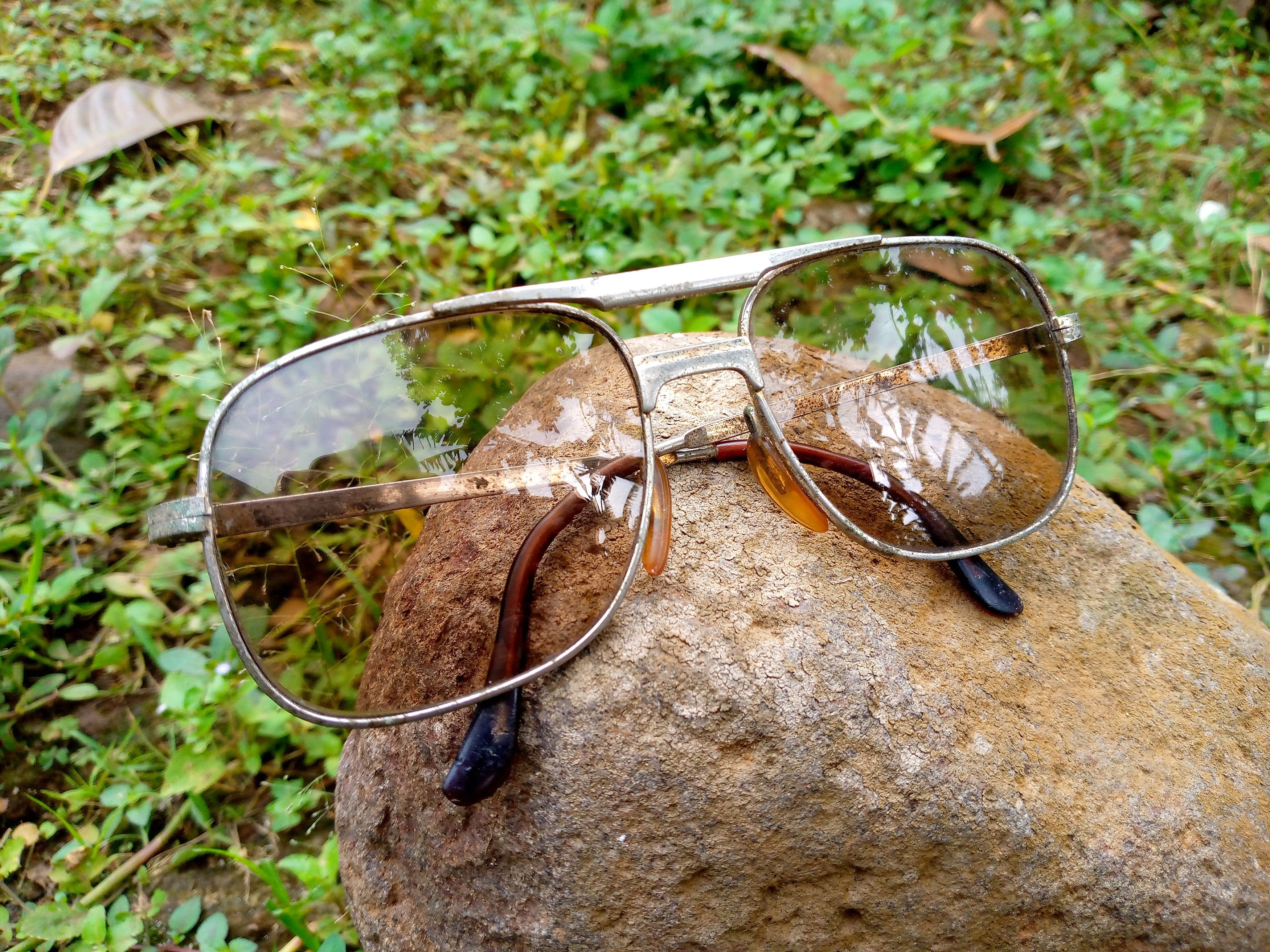 Vintage 70s Sunglasses Uknown Brand Size ONE SIZE - 1 Thumbnail