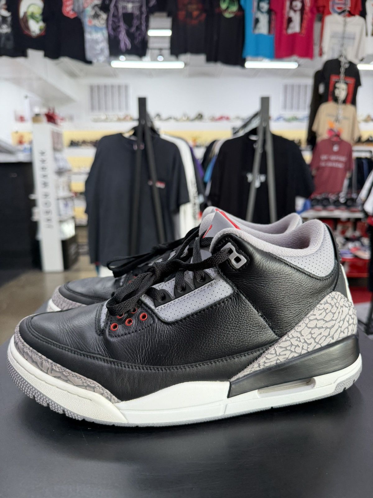 Jordan Brand Air Jordan 3 Black Cement Size 10 (2024) Size US 10 / EU 43 - 7 Thumbnail