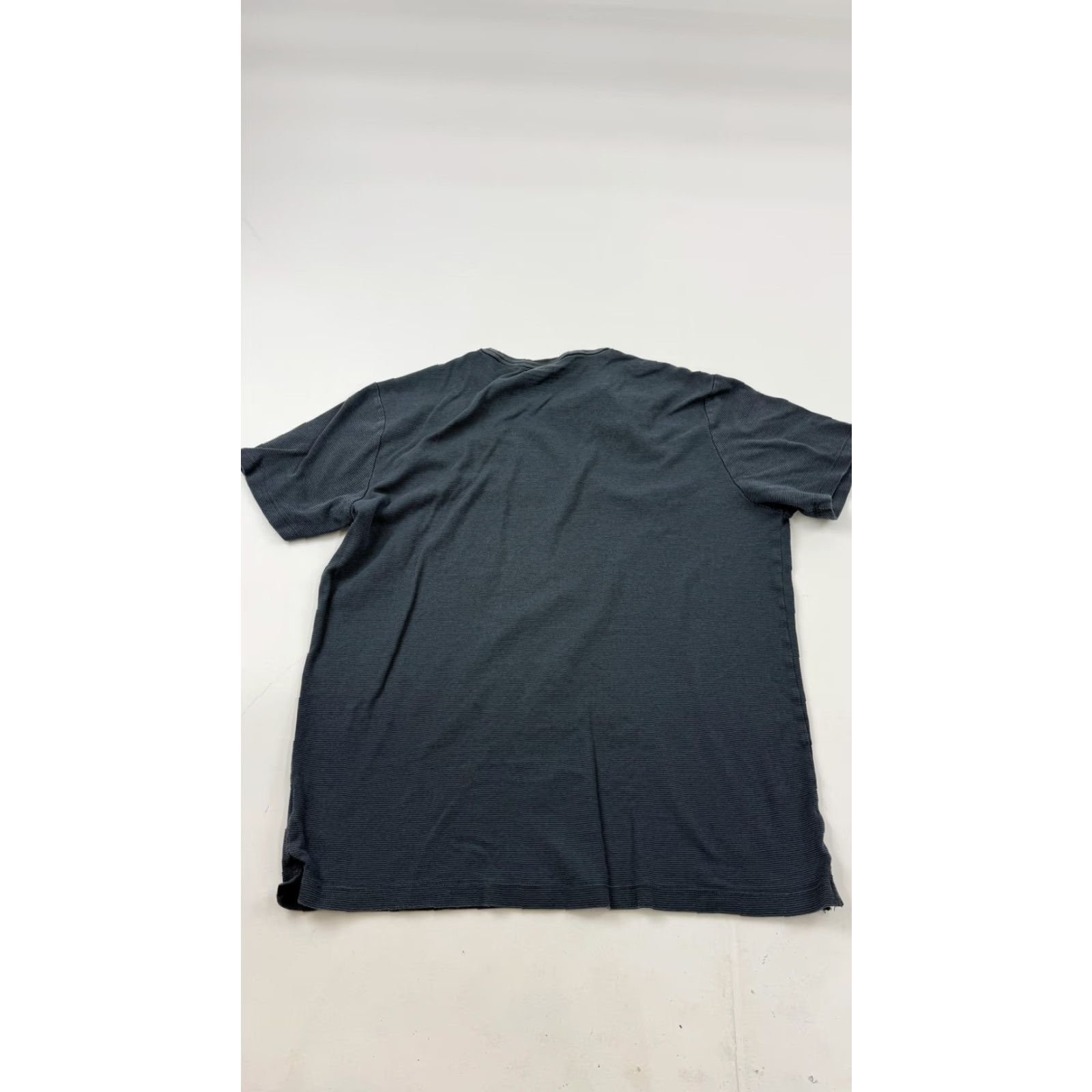 Banana Republic Banana Republic Shirt Mens XL Blue Luxe Touch Performance Tee Cotton Crewneck Shirt Mens XL Blue Luxe Touch Performance Tee Cotton Crewneck Size US XL / EU 56 / 4 - 5 Thumbnail