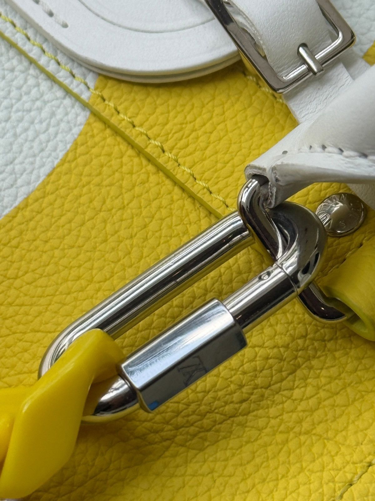 Louis Vuitton Louis Vuitton Keepall Bandouliere 50 Yellow Duffle Bag Size ONE SIZE - 7 Thumbnail
