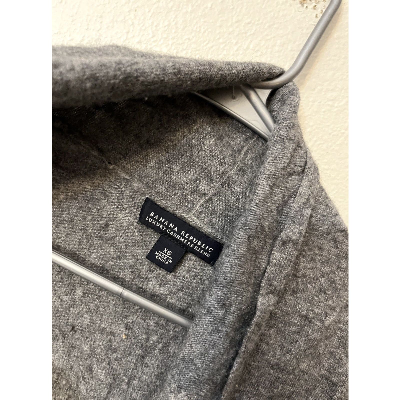 Banana Republic Banana Republic Cardigan Sweater Womens XS Gray Cashmere Nylon Viscose Wool Knit Long Sleeve Pockets Size XS / US 0-2 / IT 36-38 - 3 Thumbnail