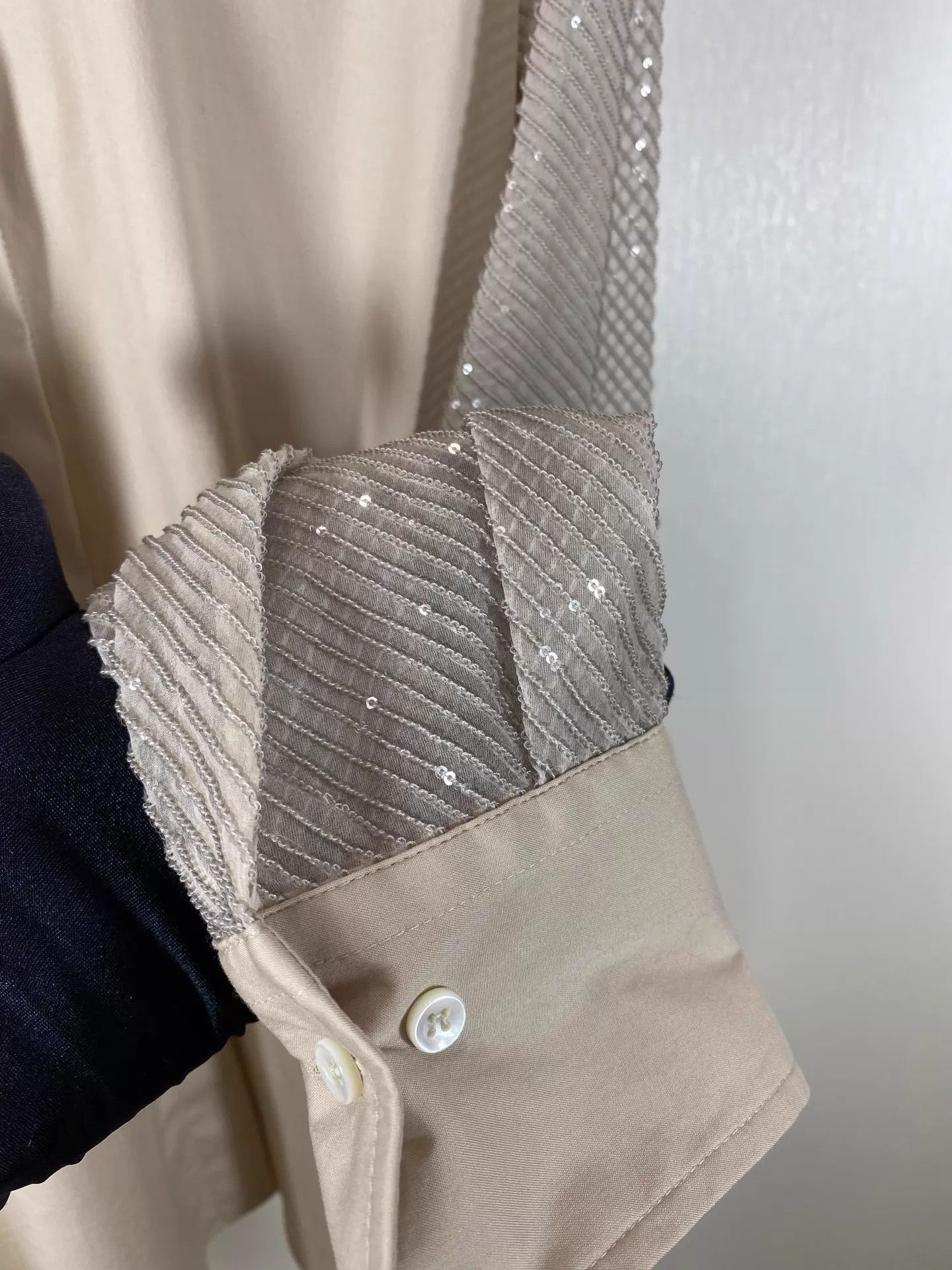 Brunello Cucinelli Brunello Cucinelli Silk Sequin-Sleeve Panel Shirt S 99N Size S / US 4 / IT 40 - 3 Thumbnail