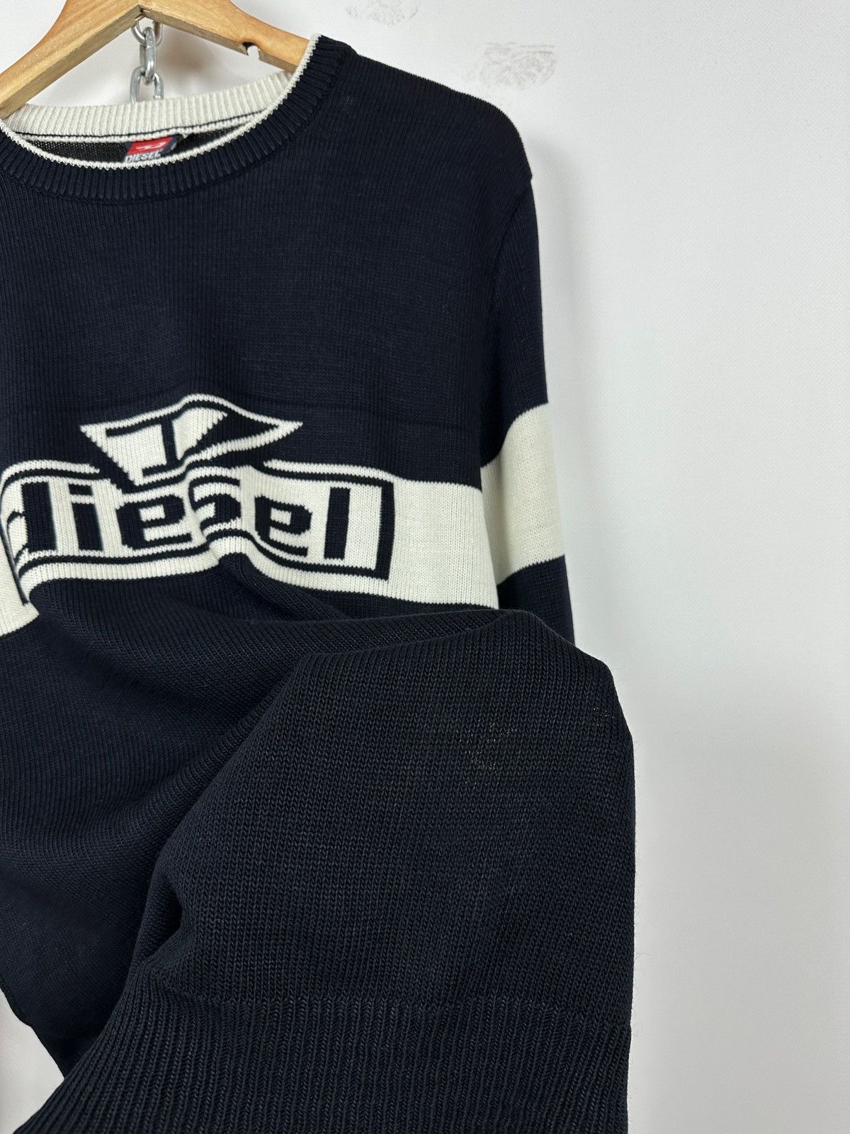 Diesel Vintage Diesel Y2K Big Logo Navy Blue Knit Sweater Size US L / EU 52-54 / 3 - 20 Thumbnail