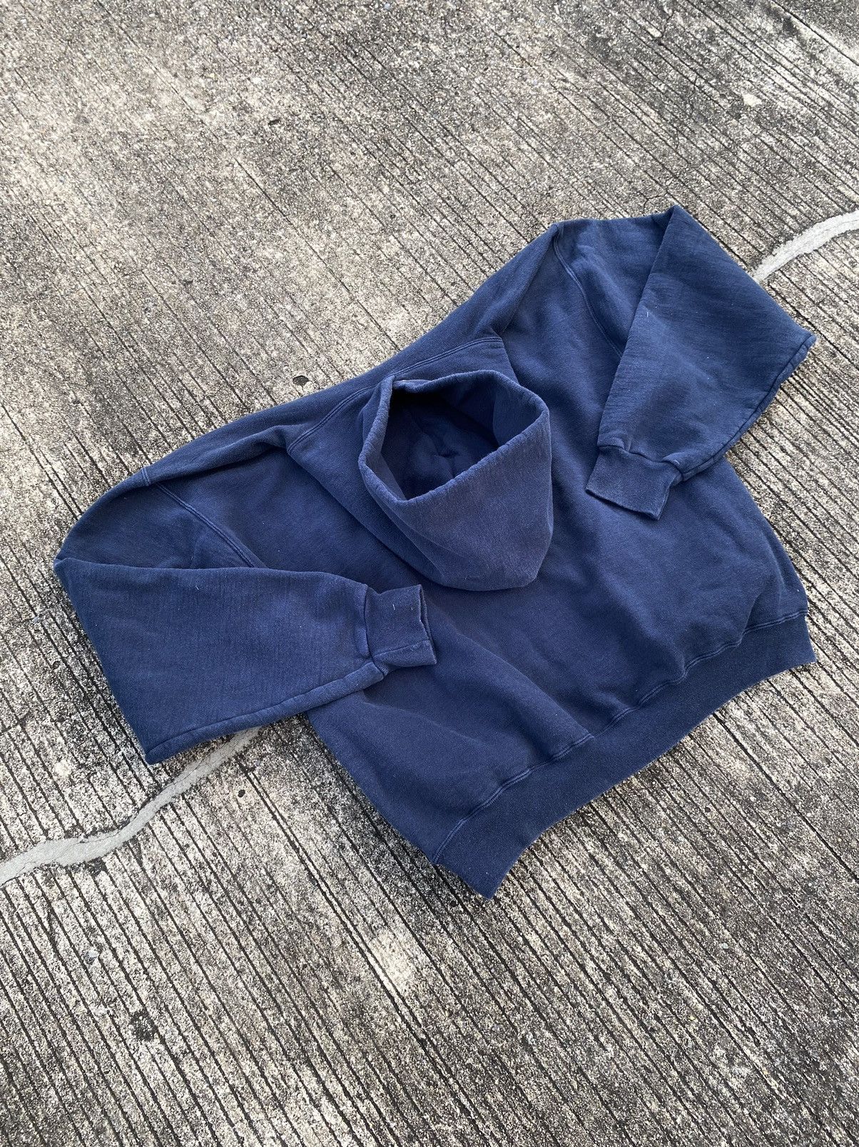 Russell Athletic × Vintage Faded Russell Athletic Heavyweight Hoodie Navy Size US XL / EU 56 / 4 - 13 Thumbnail