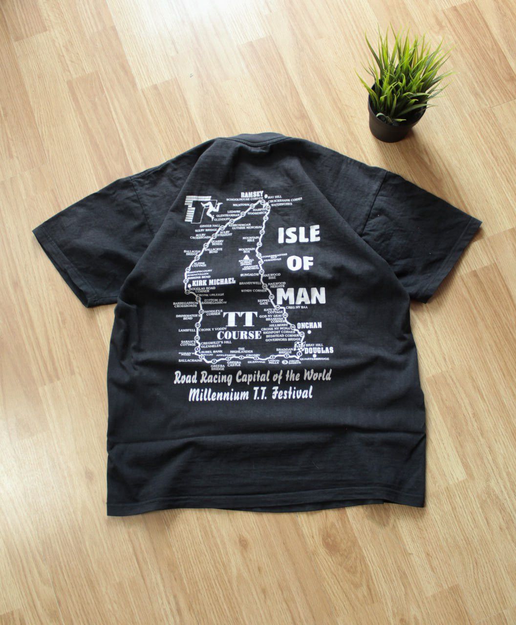 Vintage 🔥 Isle of Man 2000 Vintage Racing Motorcycle T Shirt Size US M / EU 48-50 / 2 - 3 Thumbnail