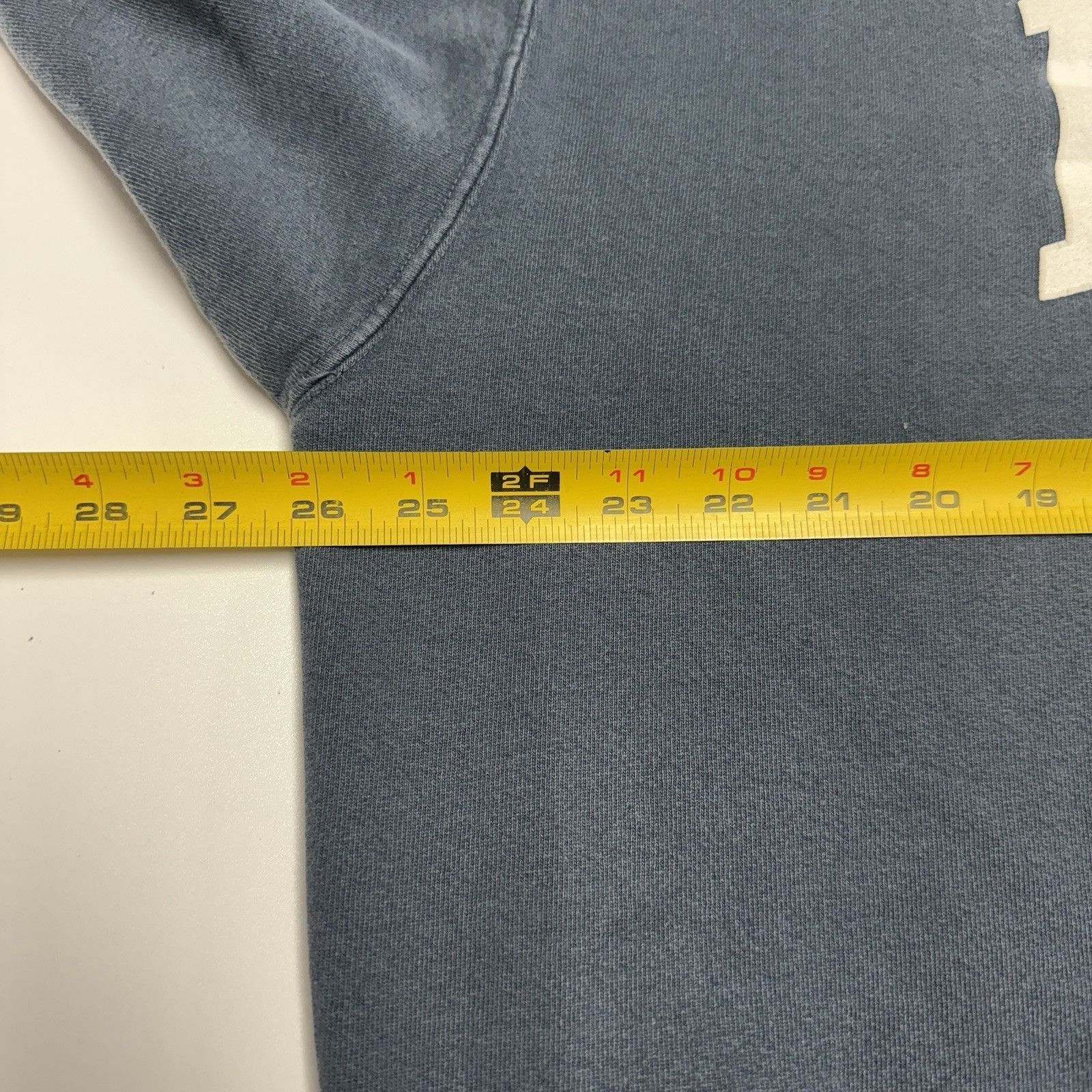 Vintage Vintage 90s Iowa Sweatshirt Mens Large Faded Blue Crew Neck Size US L / EU 52-54 / 3 - 16 Thumbnail