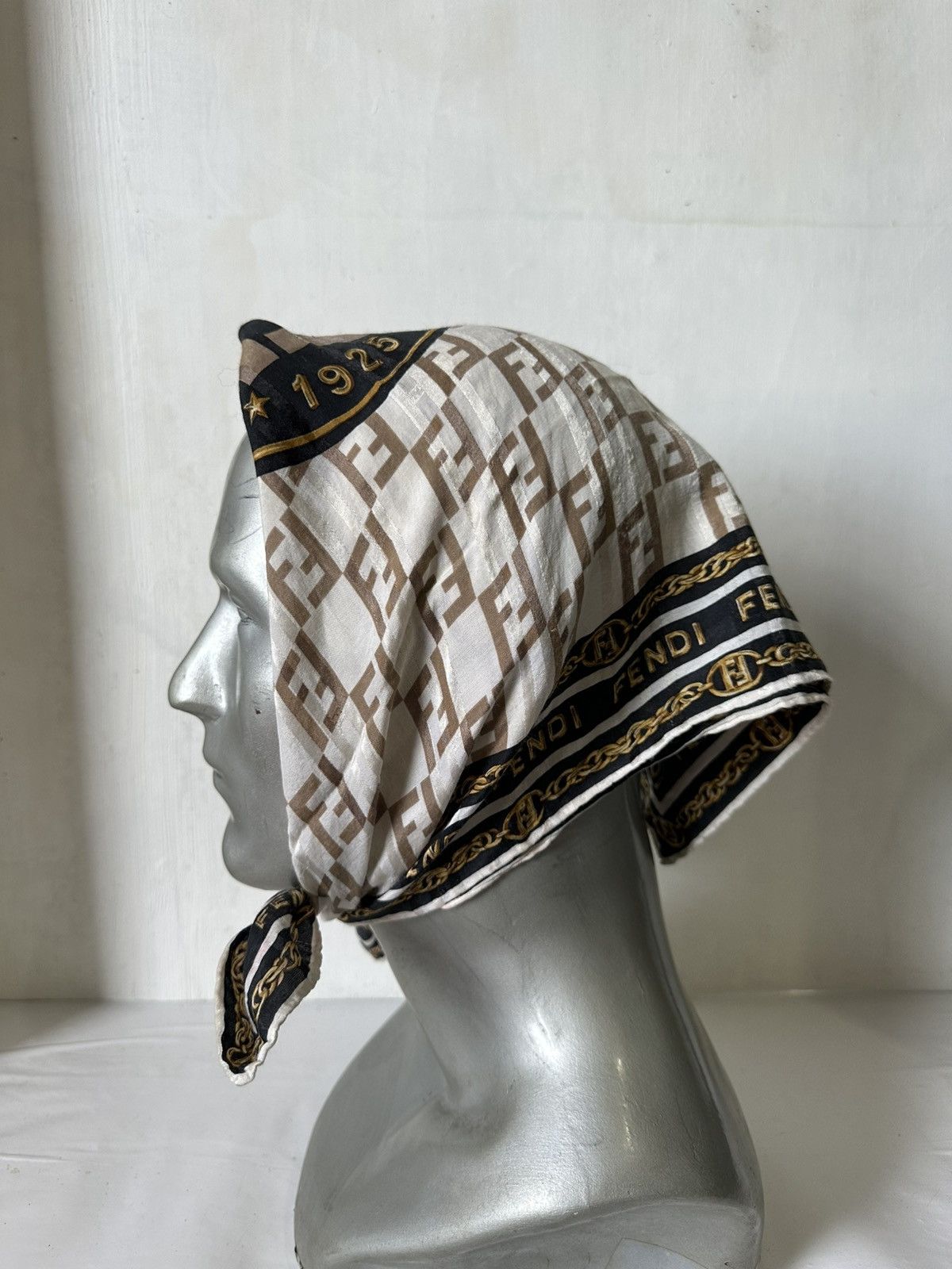 Vintage Vintage Fendi Handkerchief/ Neckerchief/ Bandana Size ONE SIZE - 7 Thumbnail