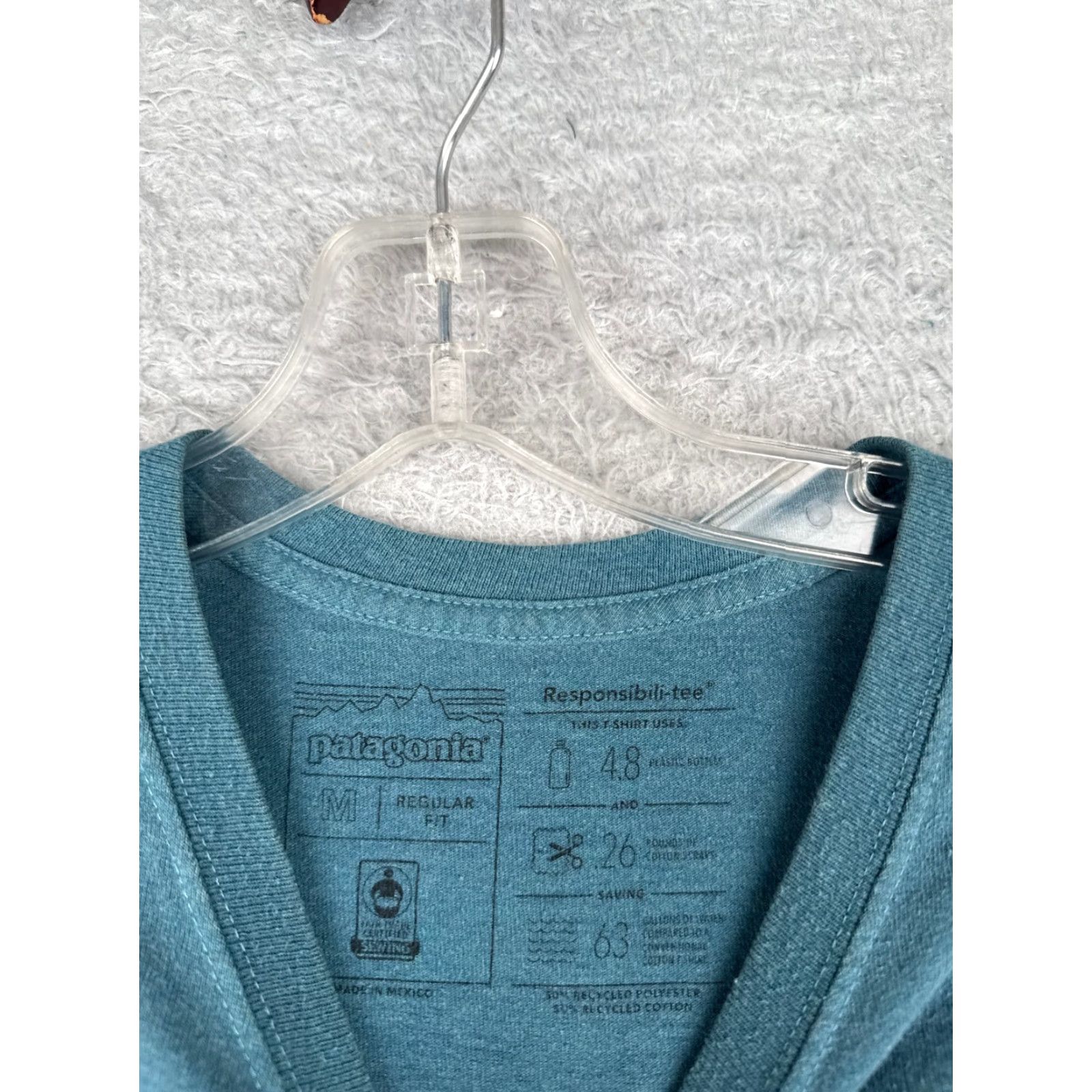 Patagonia Patagonia Shirt Men Medium Blue Responsibili-Tee Fitz Roy Logo Cotton Blend READ Shirt Mens Medium Blue Patagonia Responsibi-Tee Logo 90s? Size US M / EU 48-50 / 2 - 7 Thumbnail