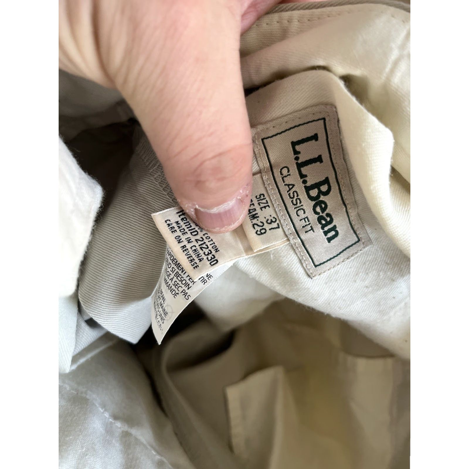 Vintage L.L. Bean Pants Mens 37x29 Flat Front Khaki Classic Fit Beige Khakis 37 Inseam 29 in Regular Size Mens Style 212330 Size US 37 - 5 Thumbnail