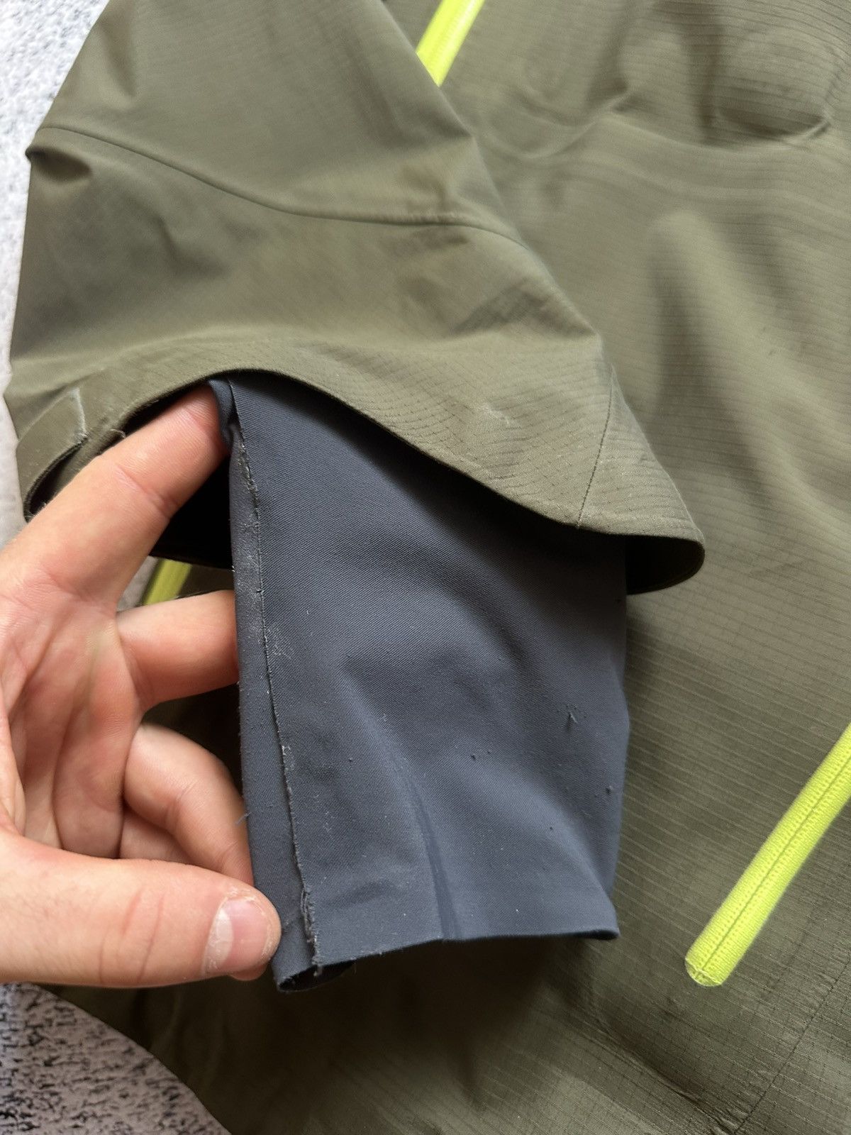 Norrona Norrona Narvik Gore Tex Jacket Khaki Military Arc’teryx Leaf Size US L / EU 52-54 / 3 - 16 Thumbnail