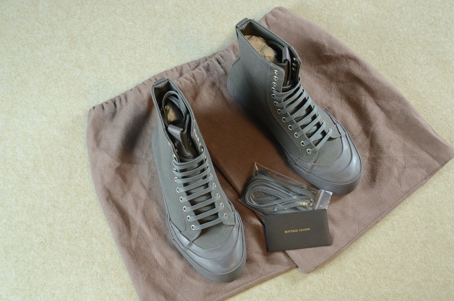 Bottega Veneta BV High-Top Canvas Sneaker Beige/Grey Size US 9 / EU 42 - 8 Thumbnail