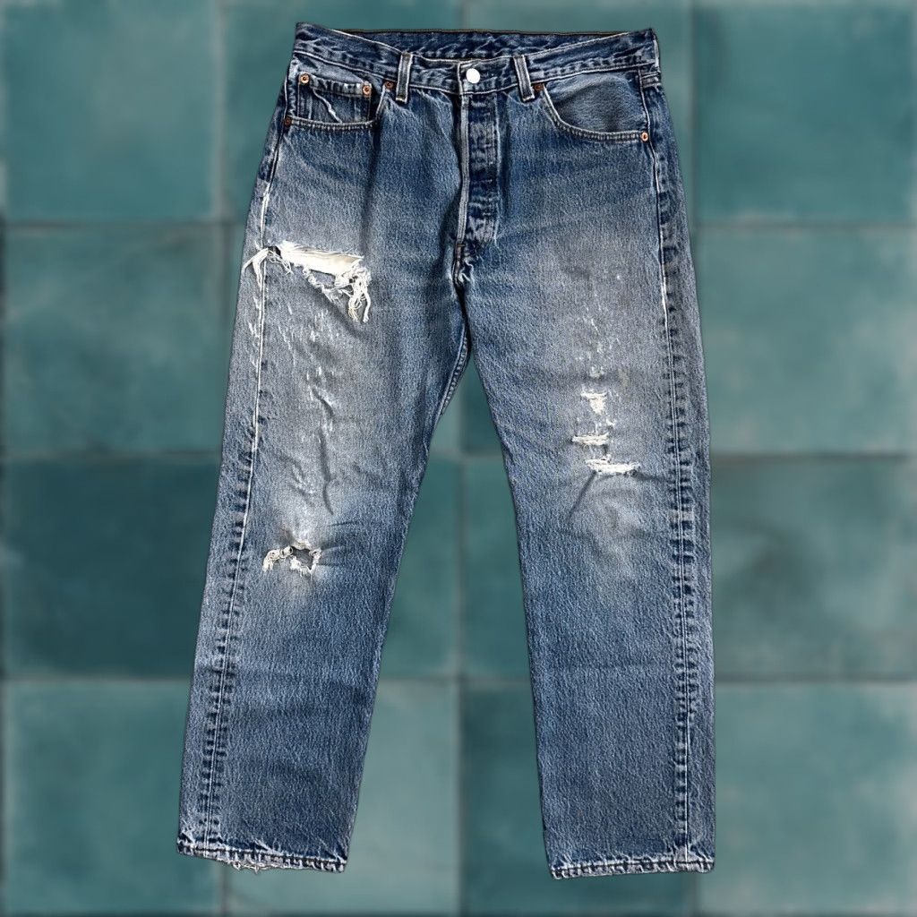 Levi's Vintage Levi's 501 Jeans Men’s Regular Fit Straight Leg 35x32 Blue Light Wash 90s USA Size US 35 - 1 Thumbnail