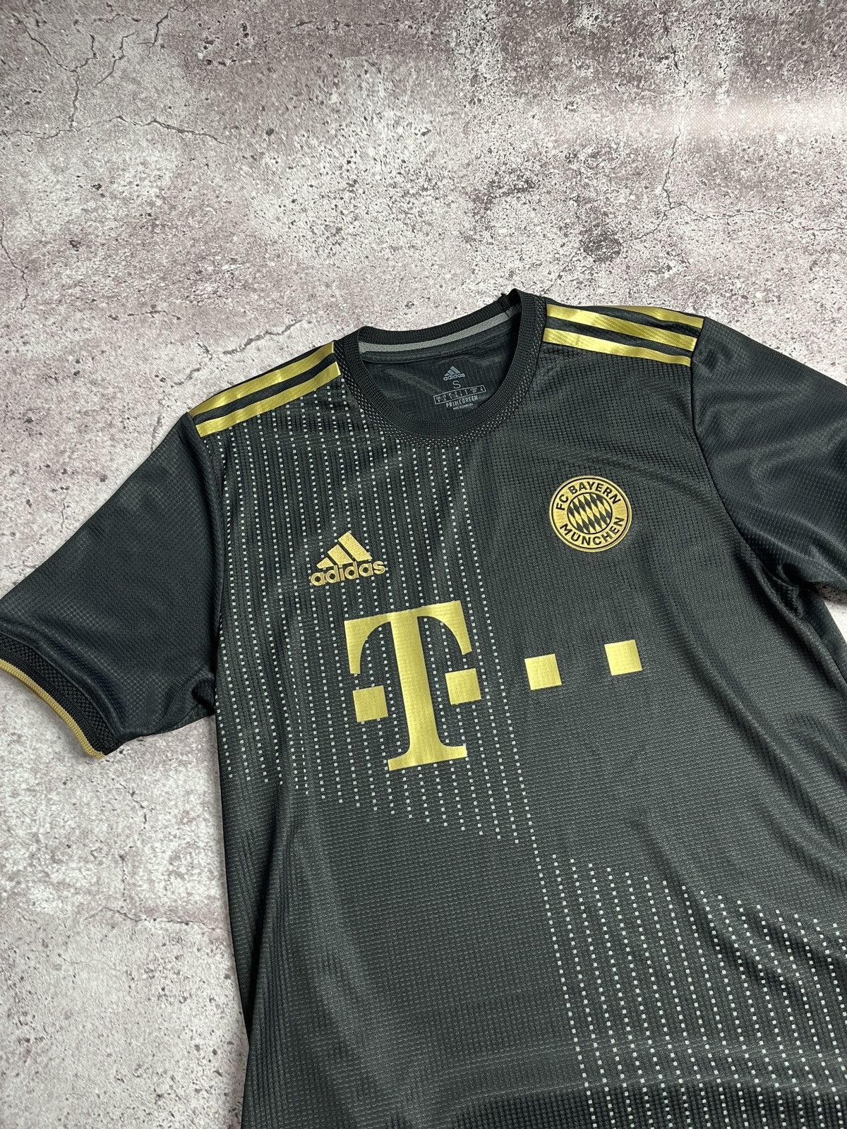 Adidas Adidas FC Bayern Munchen 21/22 Away Authentic Jersey Size US S / EU 44-46 / 1 - 1 Thumbnail