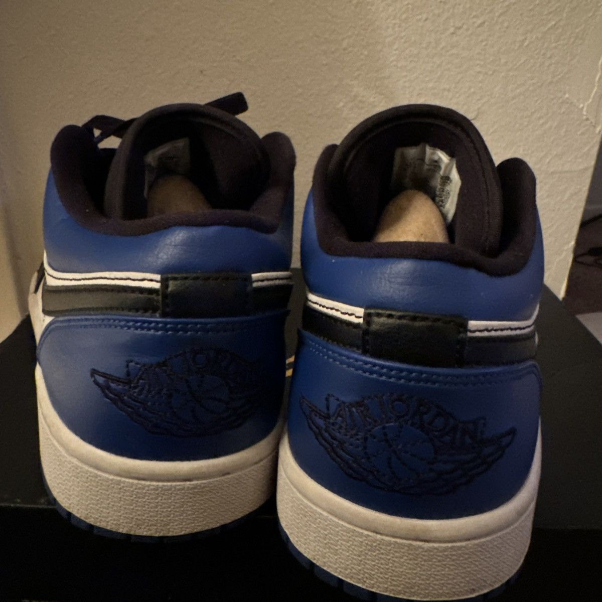 Jordan Brand × Nike Low Top Royal Toe Jordan 1 Size US 10 / EU 43 - 3 Thumbnail