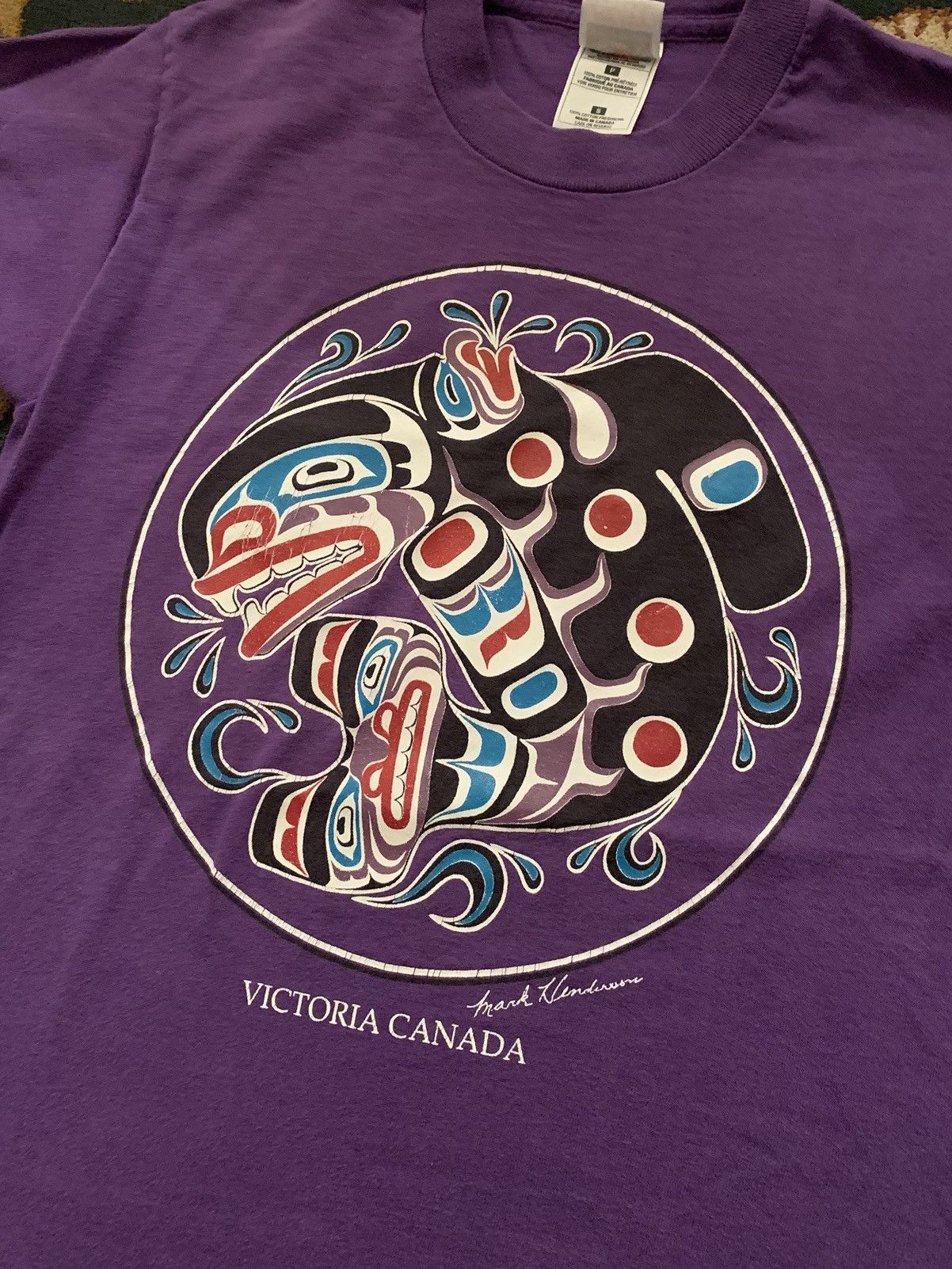 Fruit Of The Loom Vintage 90s Single Stitch Mark Henderson Native Orca T-Shirt Size US S / EU 44-46 / 1 - 2 Thumbnail
