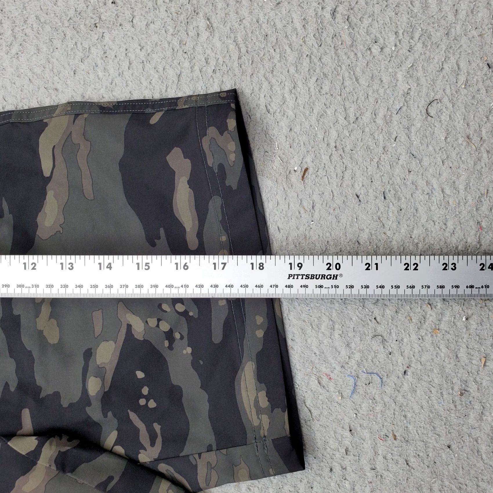 American Eagle Outfitters American Eagle Outfitters Board Shorts Mens XS Multicolor Camo Print Drawstring Waist EUC Size US 27 - 3 Thumbnail