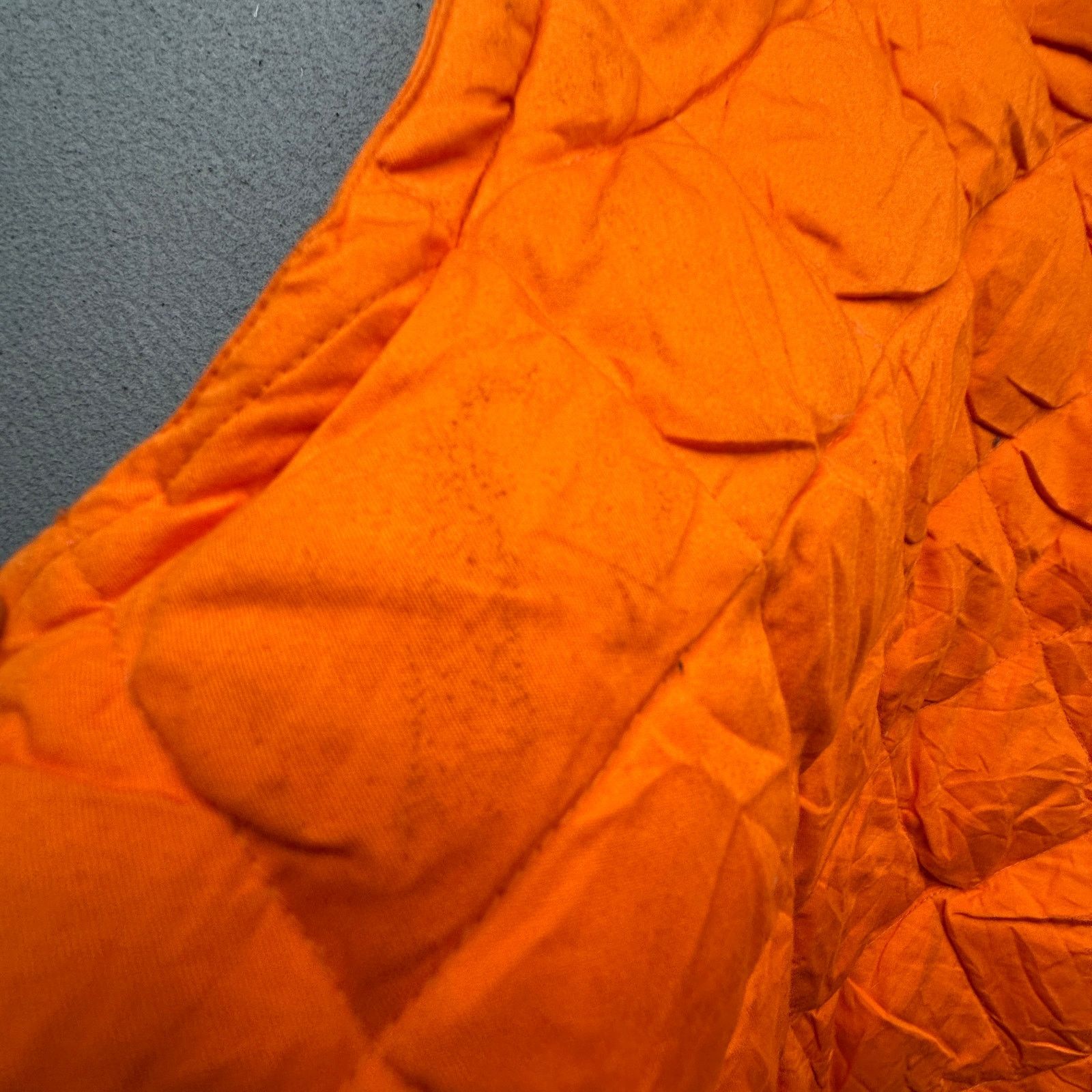 J.Crew VTG J Crew Duck Down Hunting Quilted Vest Mens Large Orange Size US L / EU 52-54 / 3 - 8 Thumbnail