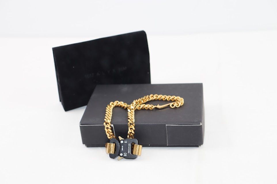 Alyx × Moncler Rare Moncler Genius 6 x 1017 ALYX 9SM Buckle