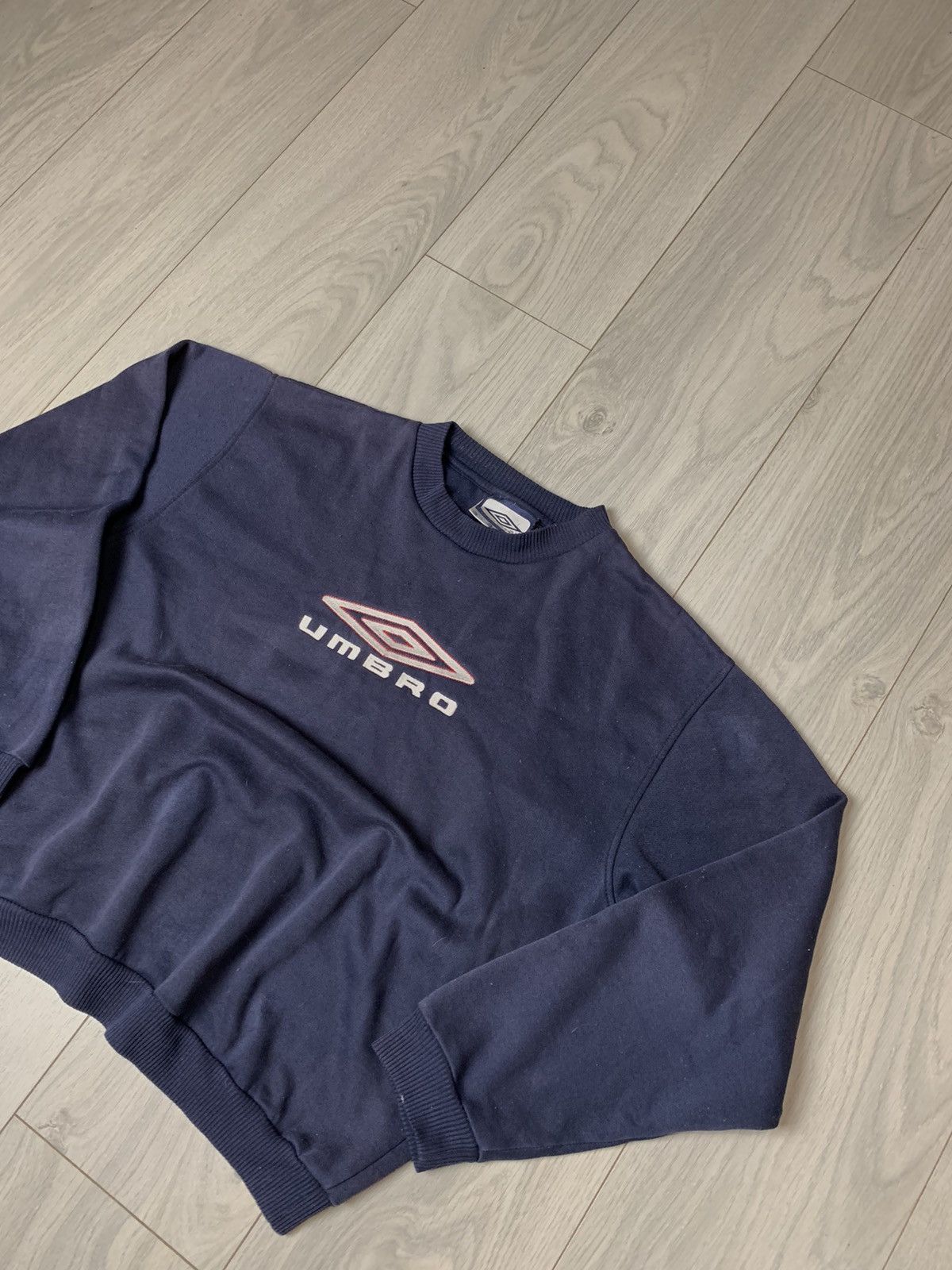 Umbro × Vintage Vintage Umbro Centre Logo Crewneck Size US S / EU 44-46 / 1 - 2 Thumbnail