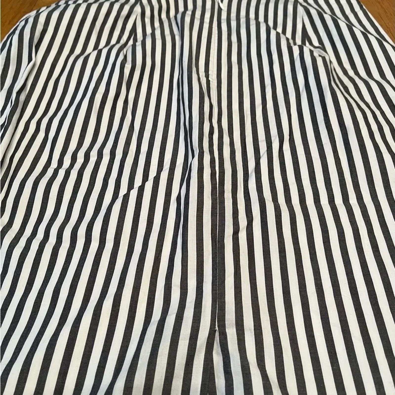 Banana Republic Banana Republic black and white striped ruffle skirt, size 2 Size 26" / US 2 / IT 38 - 2 Thumbnail
