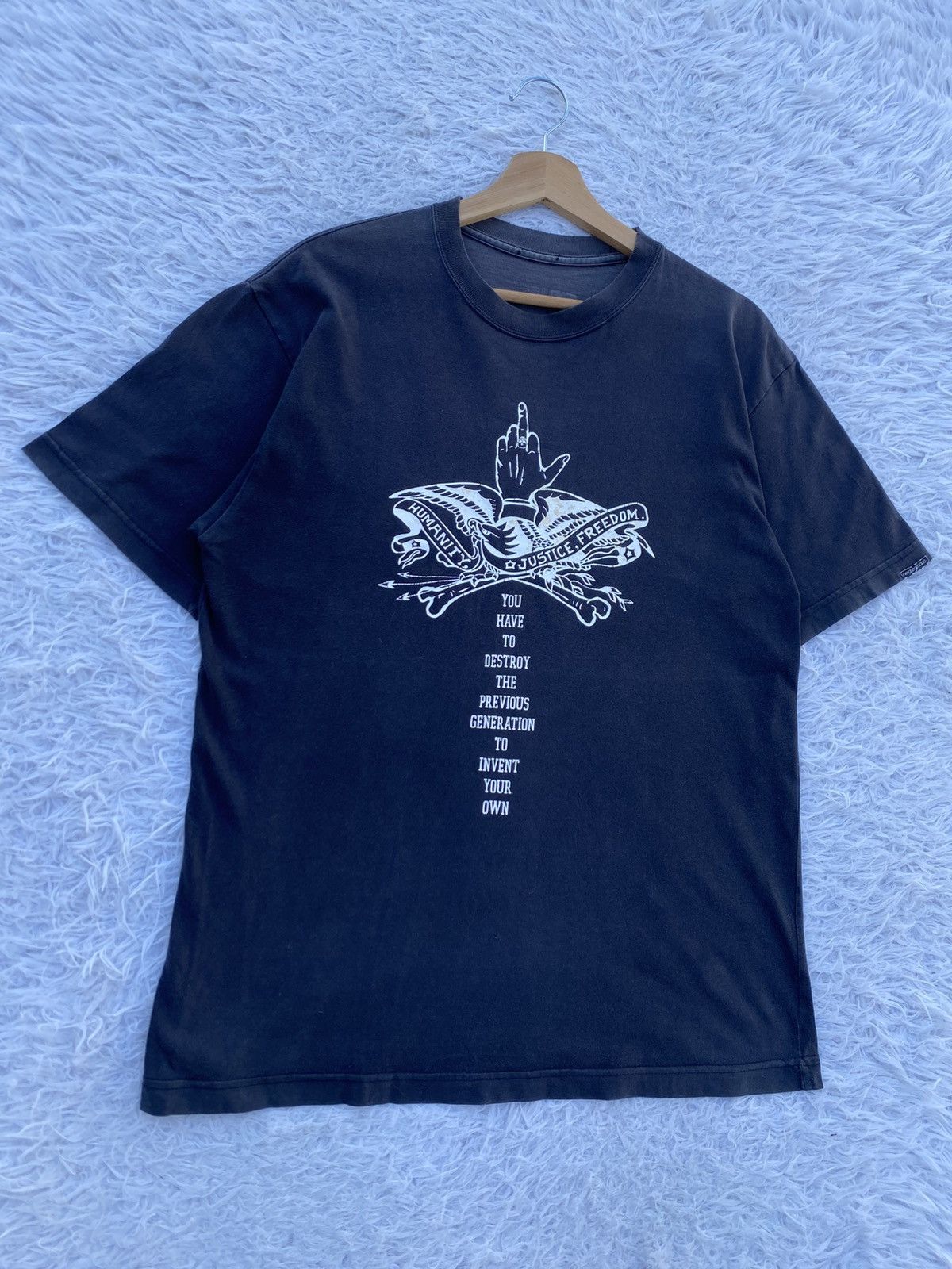 Neighborhood Rare Vintage 2004 Neighborhood "Fight Alone" Tshirt Size US L / EU 52-54 / 3 - 4 Thumbnail