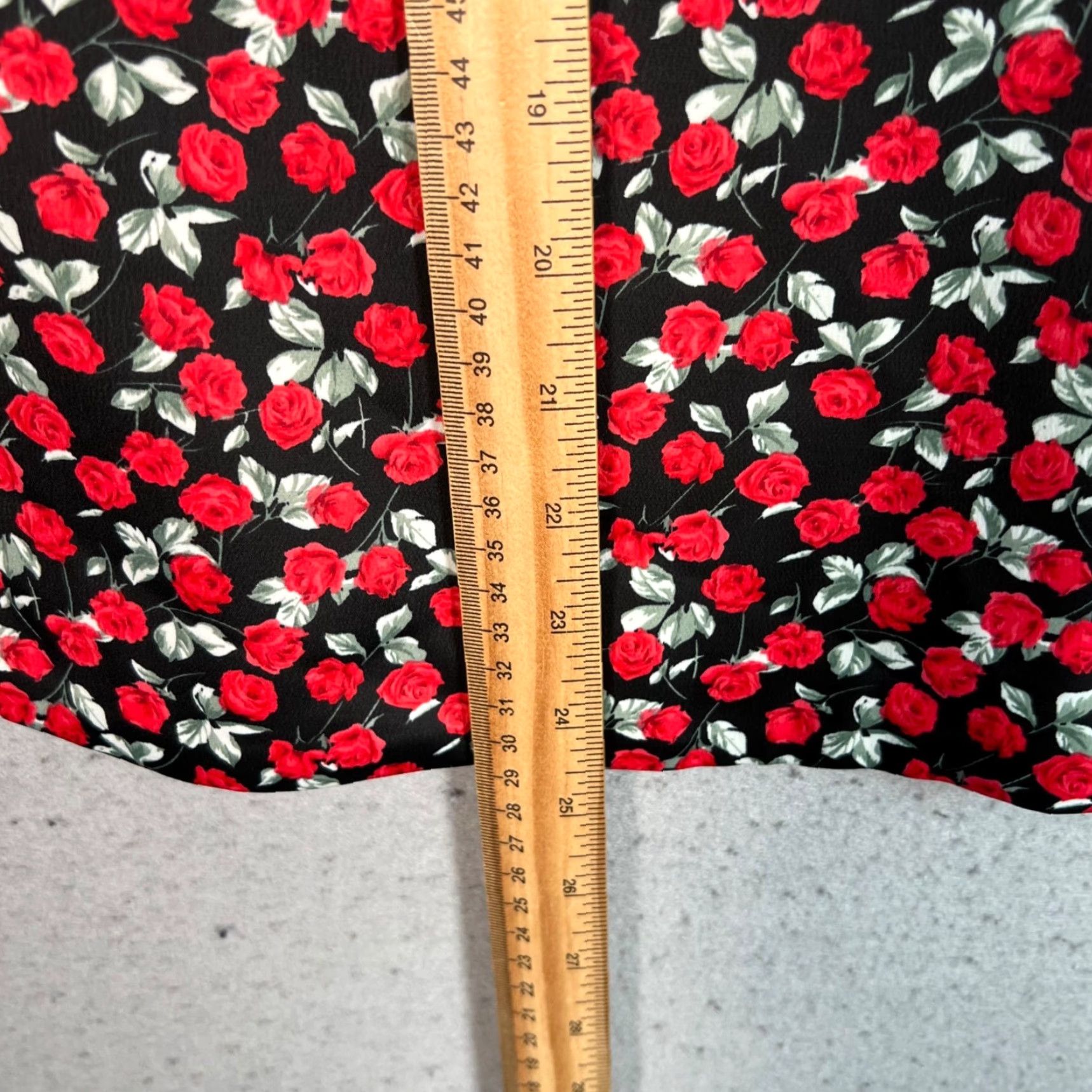 Zara Zara Blouse Womens Medium Floral Drape Neck Red & Black Rose Print Long Sleeve Mature Colorful 8/10 Womens Size M / US 6-8 / IT 42-44 - 6 Thumbnail