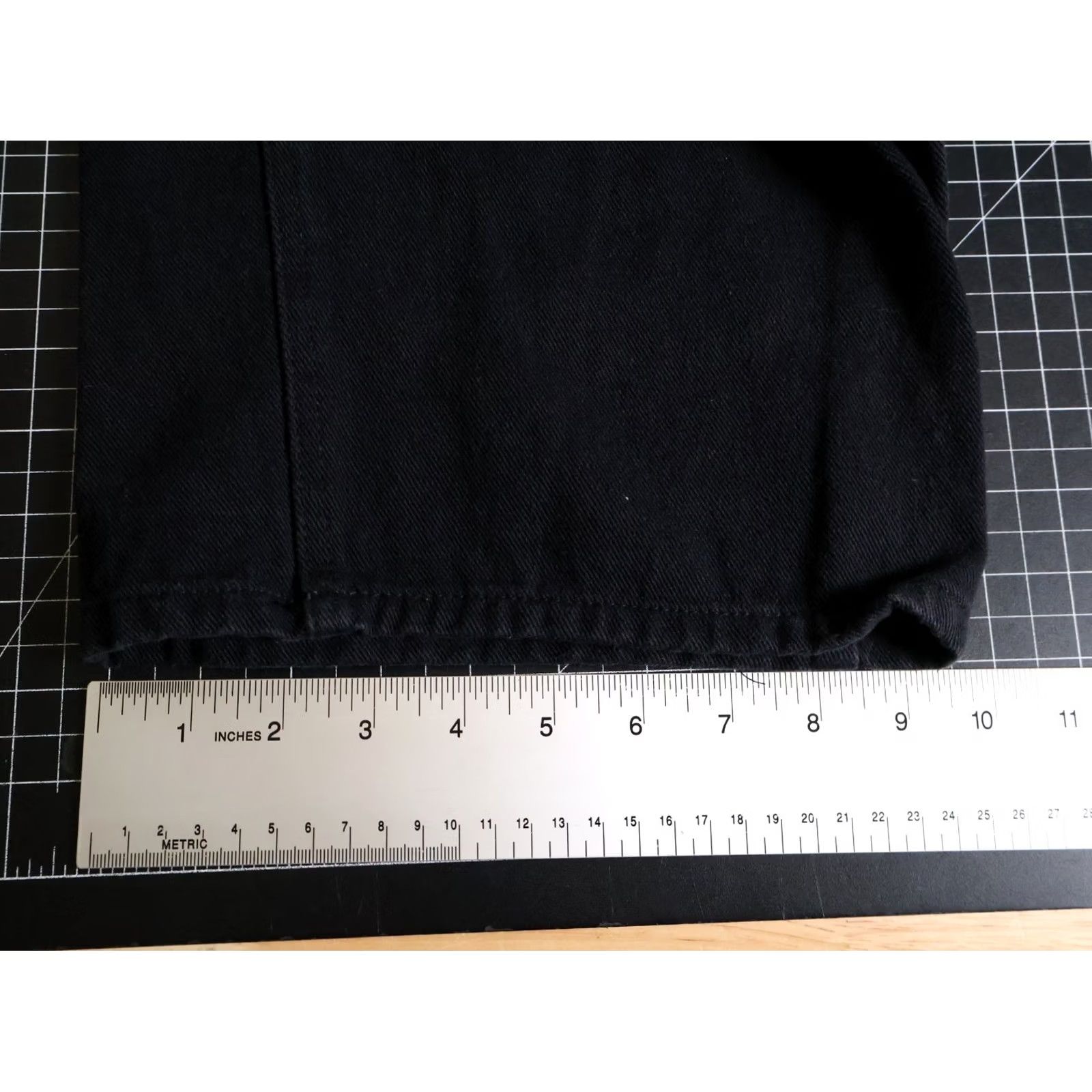 Vintage VTG Tuff Jeans Baggy Fit 34 28 Black Denim 90s Grunge Men’s 34 x 28 Relaxed High Rise 5-Pocket Zip Fly Cotton Ramie Blend Inseam 28 Size US 35 - 7 Thumbnail