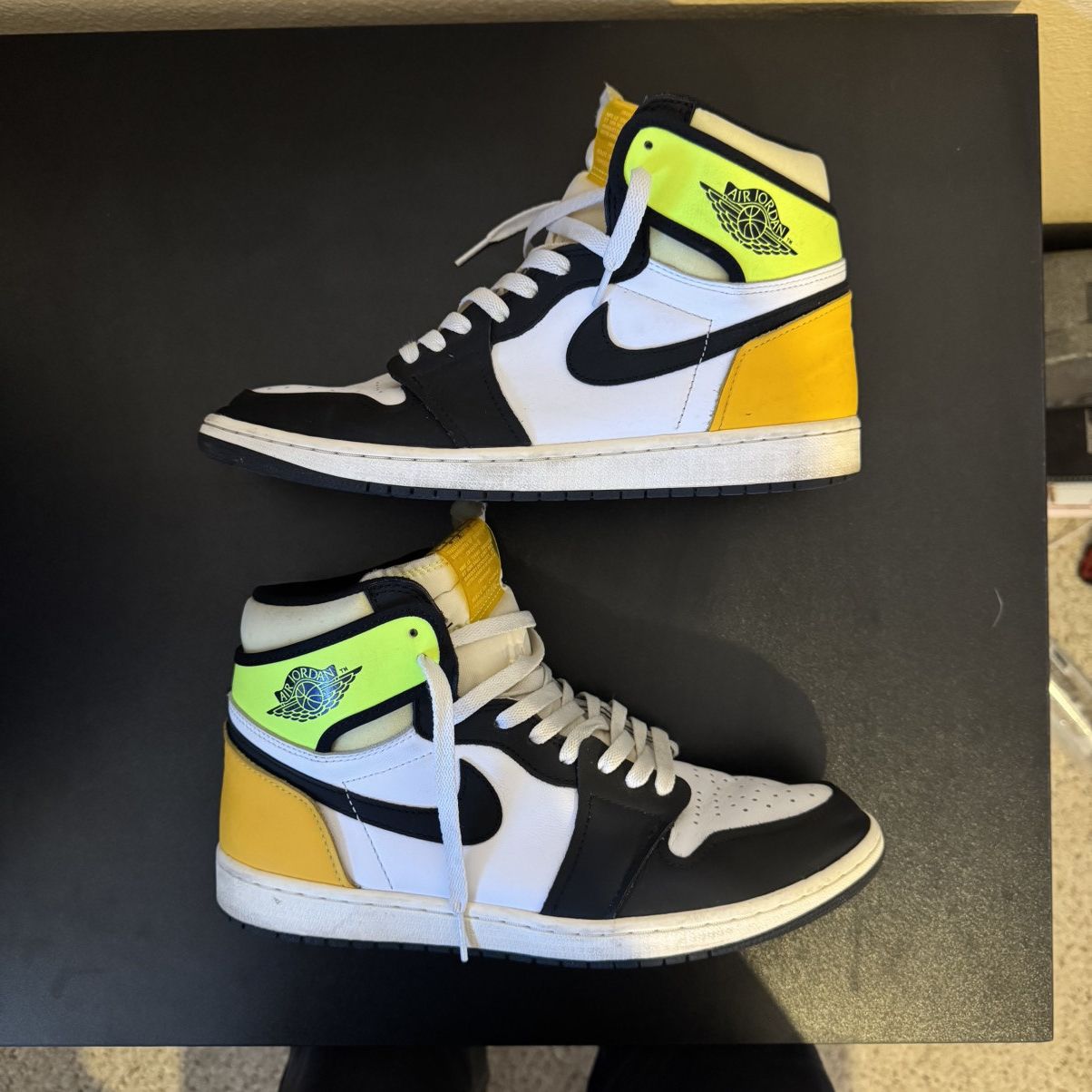 Jordan Brand Air Jordan 1 Volt Gold Size US 11 / EU 44 - 2 Thumbnail