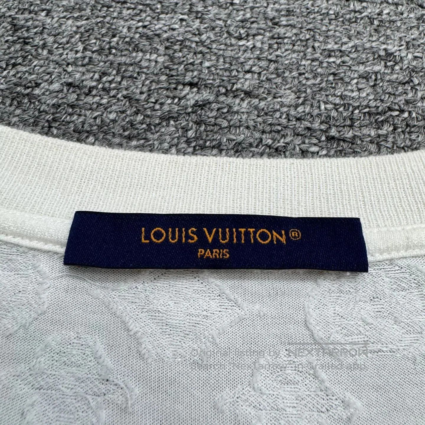 Louis Vuitton Louis Vuitton LV Embossed Monogram Short-Sleeve. Size US XXL / EU 58 / 5 - 2 Thumbnail