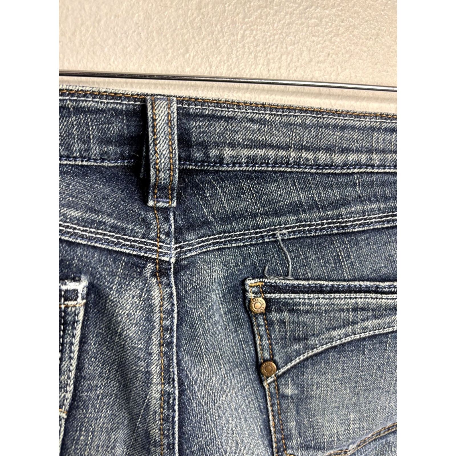 Diesel Diesel Jeans Juniors 7 Blue Medium Wash Low Rise Straight Studded Pockets Denim Jeans Size 28" / US 6 / IT 42 - 3 Thumbnail