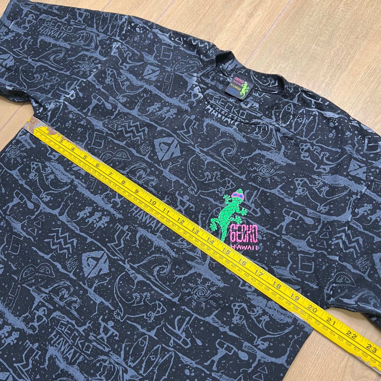 Vintage Vintage 90s GECKO HAWAII T-Shirt Black All Over XL USA made Size US XL / EU 56 / 4 - 7 Thumbnail