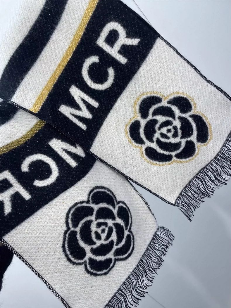 Chanel Chanel Boucle Scarf with Camellia Design -2505 Size ONE SIZE - 4 Thumbnail