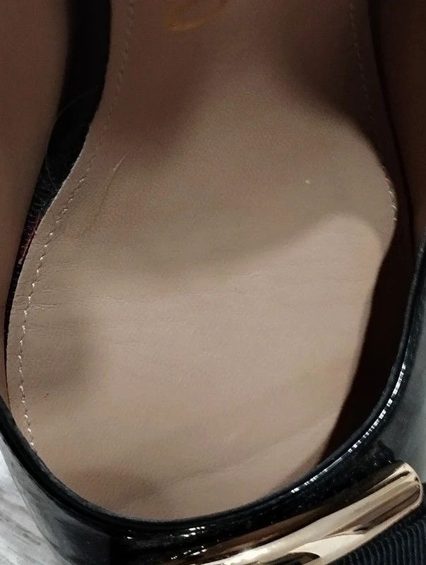 Salvatore Ferragamo Salvatore Ferragamo Heel Pump size 7,5 38 Size US 8 / IT 38 - 13 Thumbnail