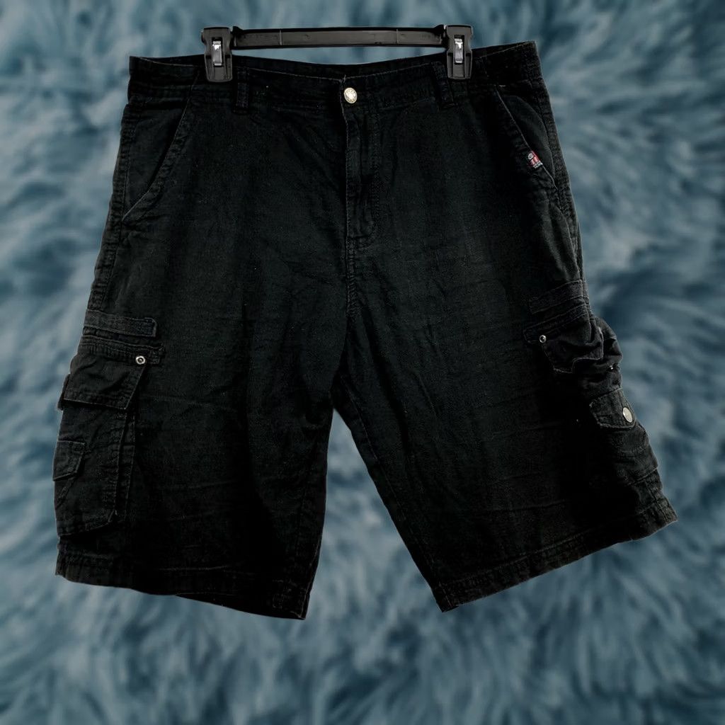 Phat Farm Phat Farm Cargo Shorts Men Size 36 Black Regular Cotton Cargo Phat Farm Mens 36 Black Size US 36 / EU 52 - 1 Thumbnail