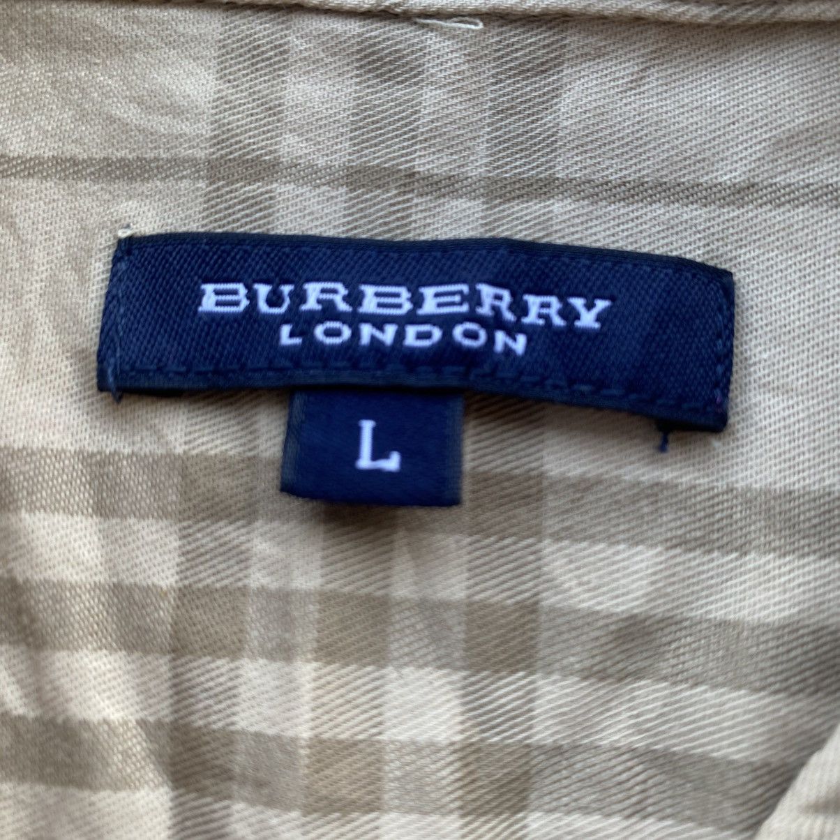 Burberry ‼️LAST DROP‼️Burberry Nova Check Chest Logo Button-Up Shirt Size XS / US 0-2 / IT 36-38 - 17 Thumbnail